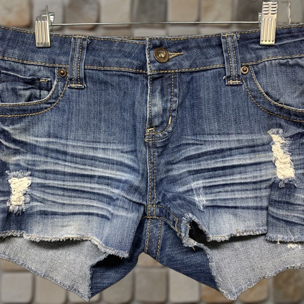 Denime 1st Kiss Blue Denim Shorts Junior Misses Stretch 31" Waist 7" Low Rise Regular Womens Jeans Shorts Summer Boy/Girls? Size 26" / US 2 / IT 38 - 1 Thumbnail