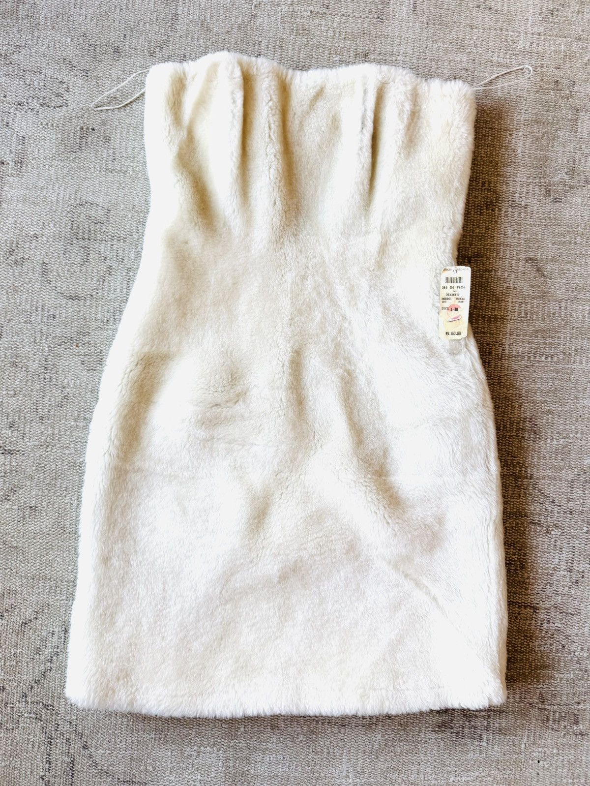 Fendi Fendi Fall by Karl 2015 white shearling mini dress sz 38 Size XS / US 0-2 / IT 36-38 - 2 Thumbnail