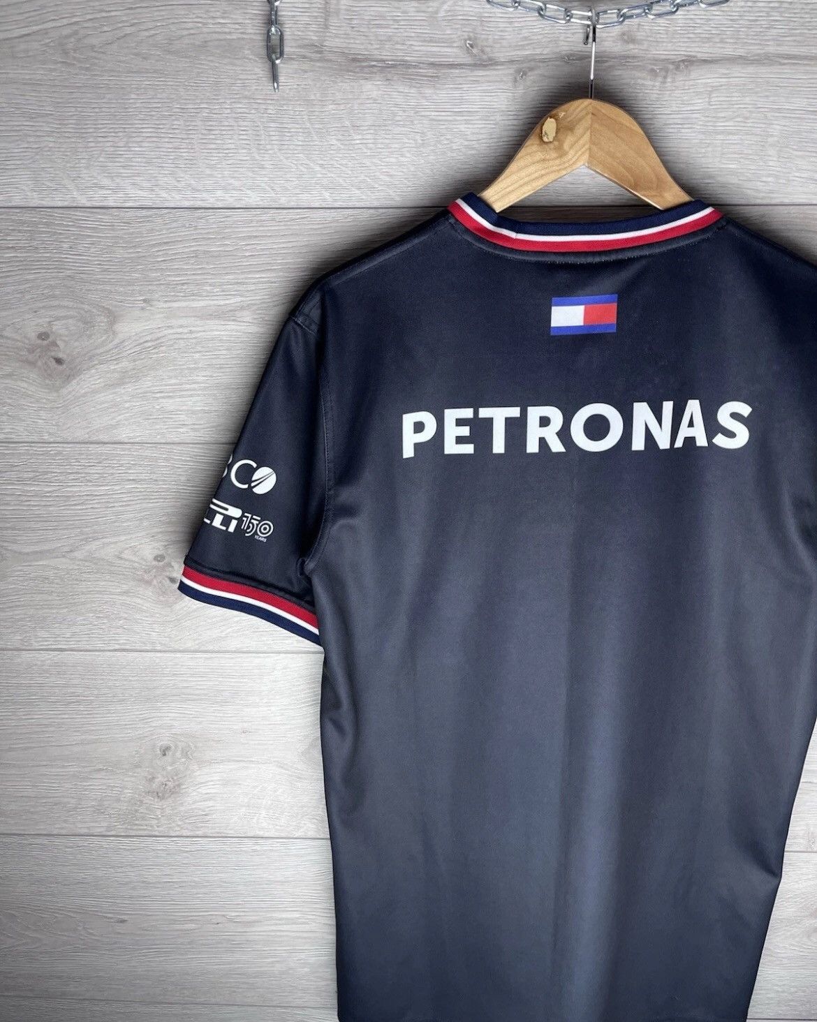 Other Men’s t-shirt Mercedes AMG Petronas F1 size M vintage Size US L / EU 52-54 / 3 - 7 Thumbnail