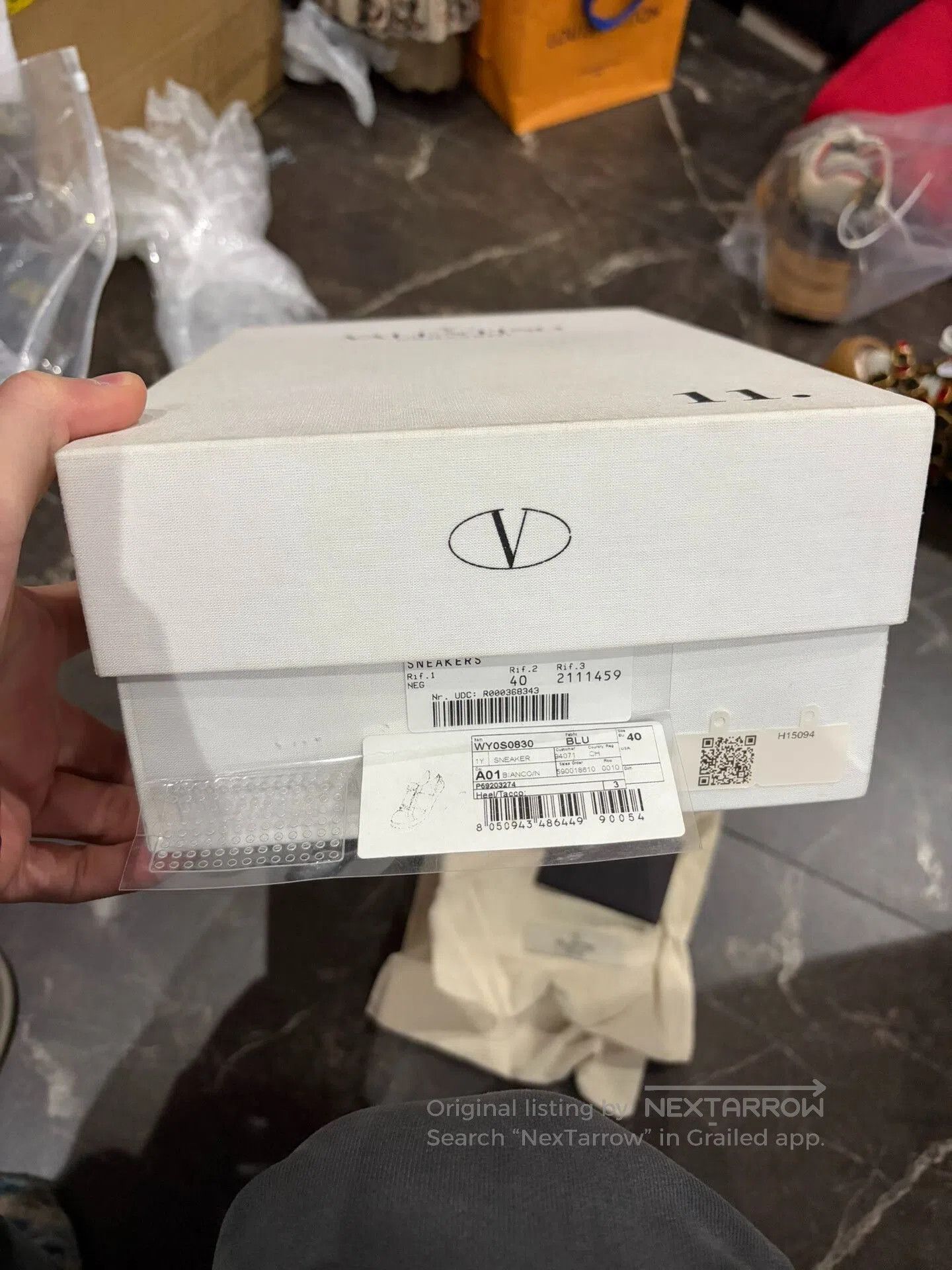 Valentino Valentino Rockstud Garavani Men's Flat Sneakers. Size US 7 / EU 40 - 2 Thumbnail