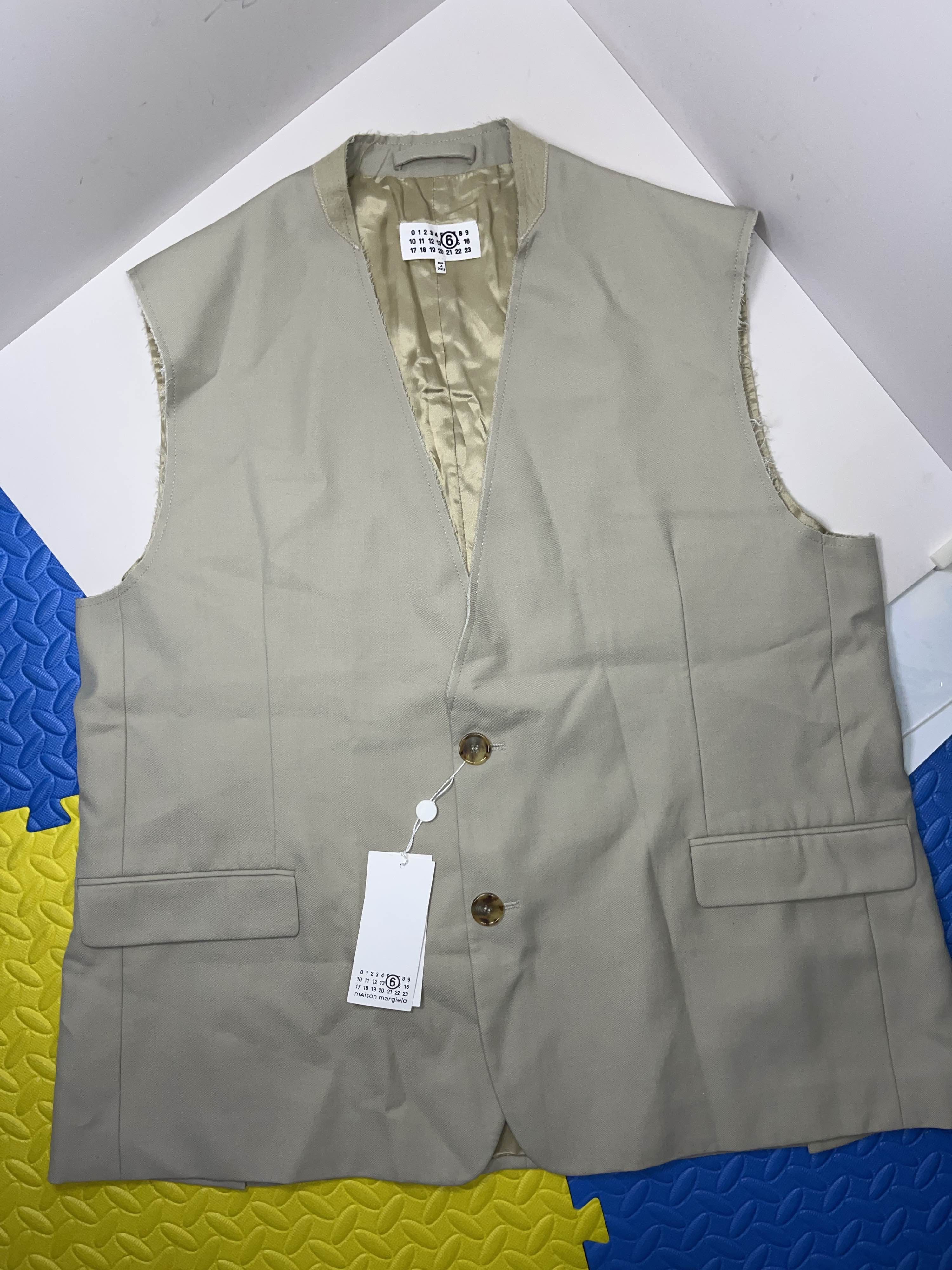 MM6 MM6 Maison Margiela Beige Sleeveless Vest Size S Size S / US 4 / IT 40 - 1 Thumbnail