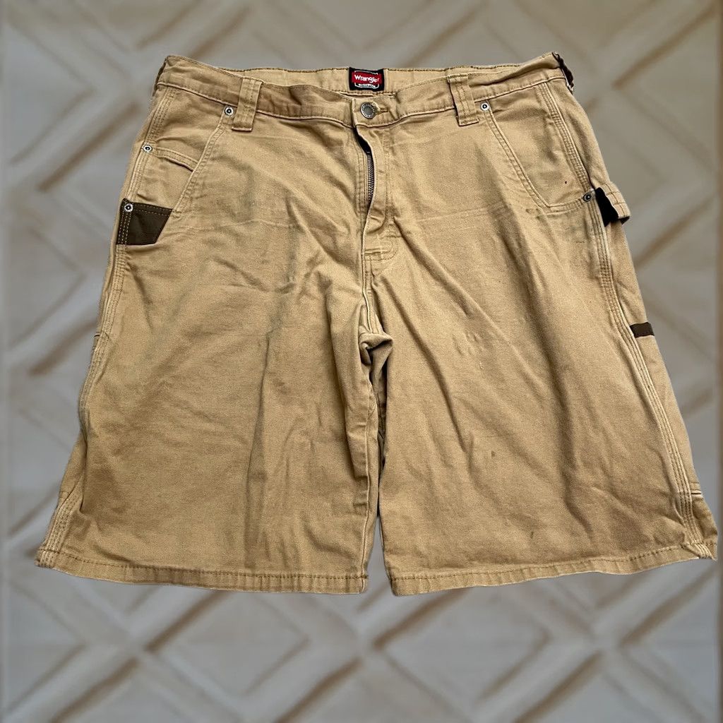 Wrangler Wrangler Workwear Bermuda Shorts Mens 34 Brown Flat Front Canvas Cotton Casual Relaxed Modern Size US 34 / EU 50 - 1 Thumbnail