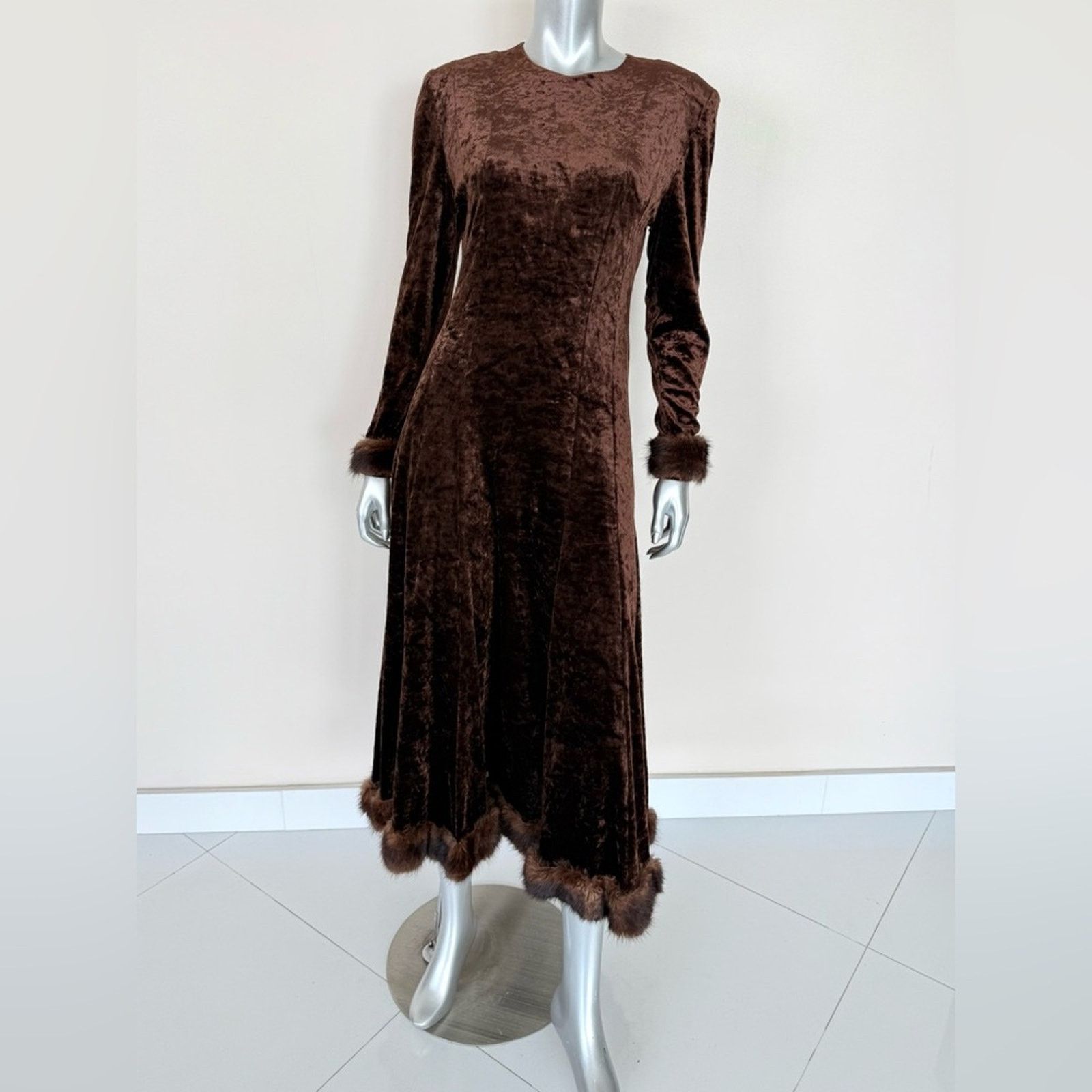 Krizia Krizia women velour dress natural fur size 42 IT or 6 US Size M / US 6-8 / IT 42-44 - 1 Thumbnail