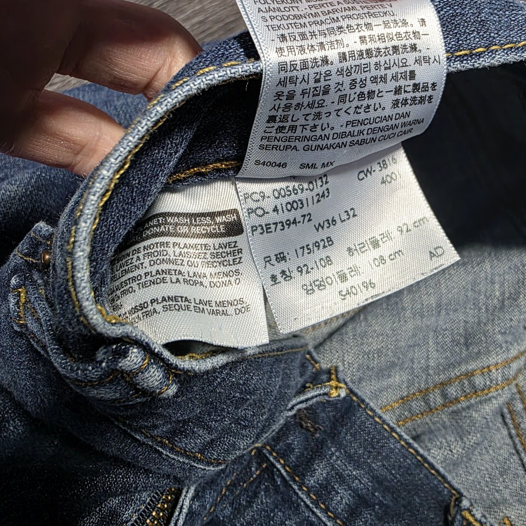 Levi's VINTAGE Levi's 569 Jeans Baggy Distressed Blue 36x32 Men Grunge Skater Wide-Leg Fade 90s Size US 36 / EU 52 - 7 Thumbnail