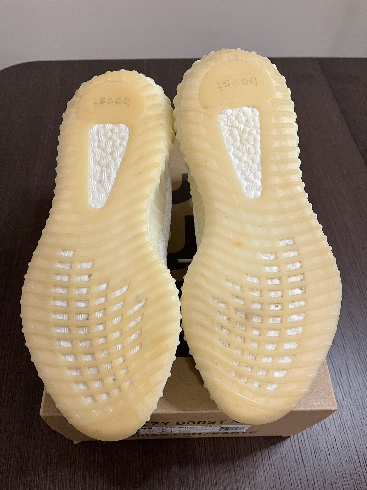 Yeezy adidas Yeezy Boost 350 V2 Cream White/Triple White - Size 9 Size US 9 / EU 42 - 5 Thumbnail