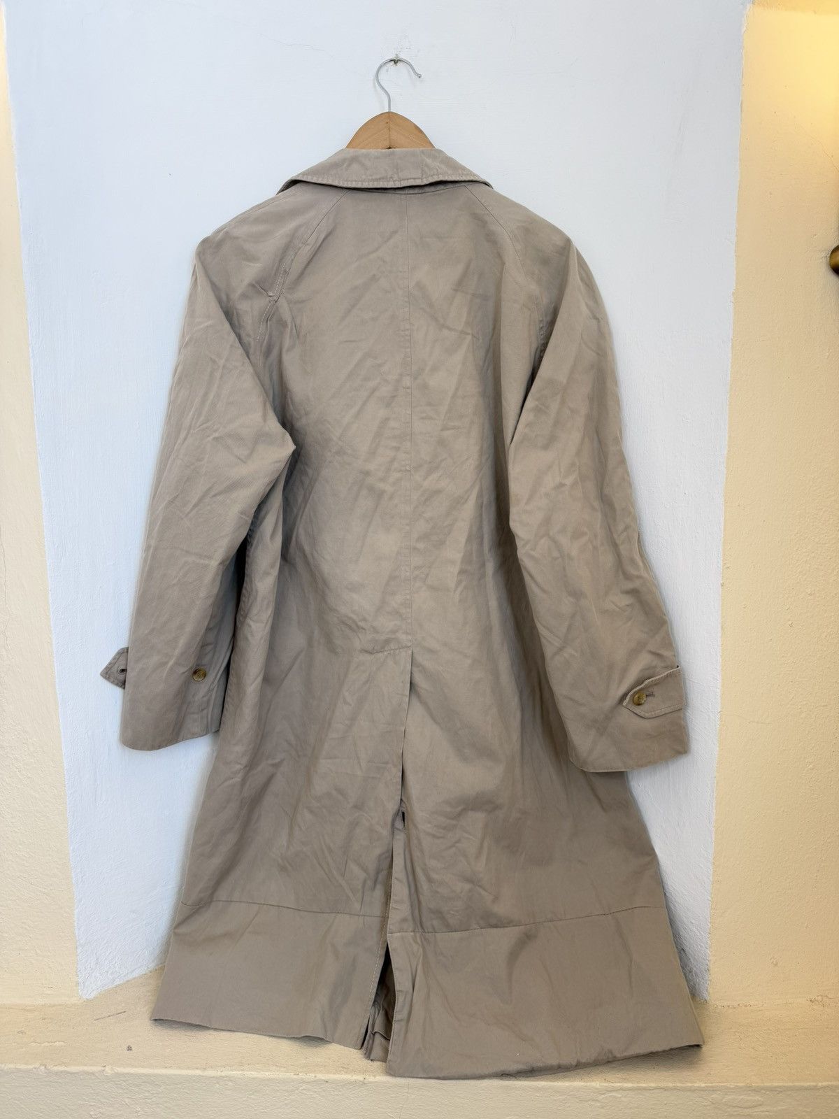 Burberry Vintage 90s Burberry‘s Trenchcoat Made in England Size L Size US L / EU 52-54 / 3 - 4 Thumbnail