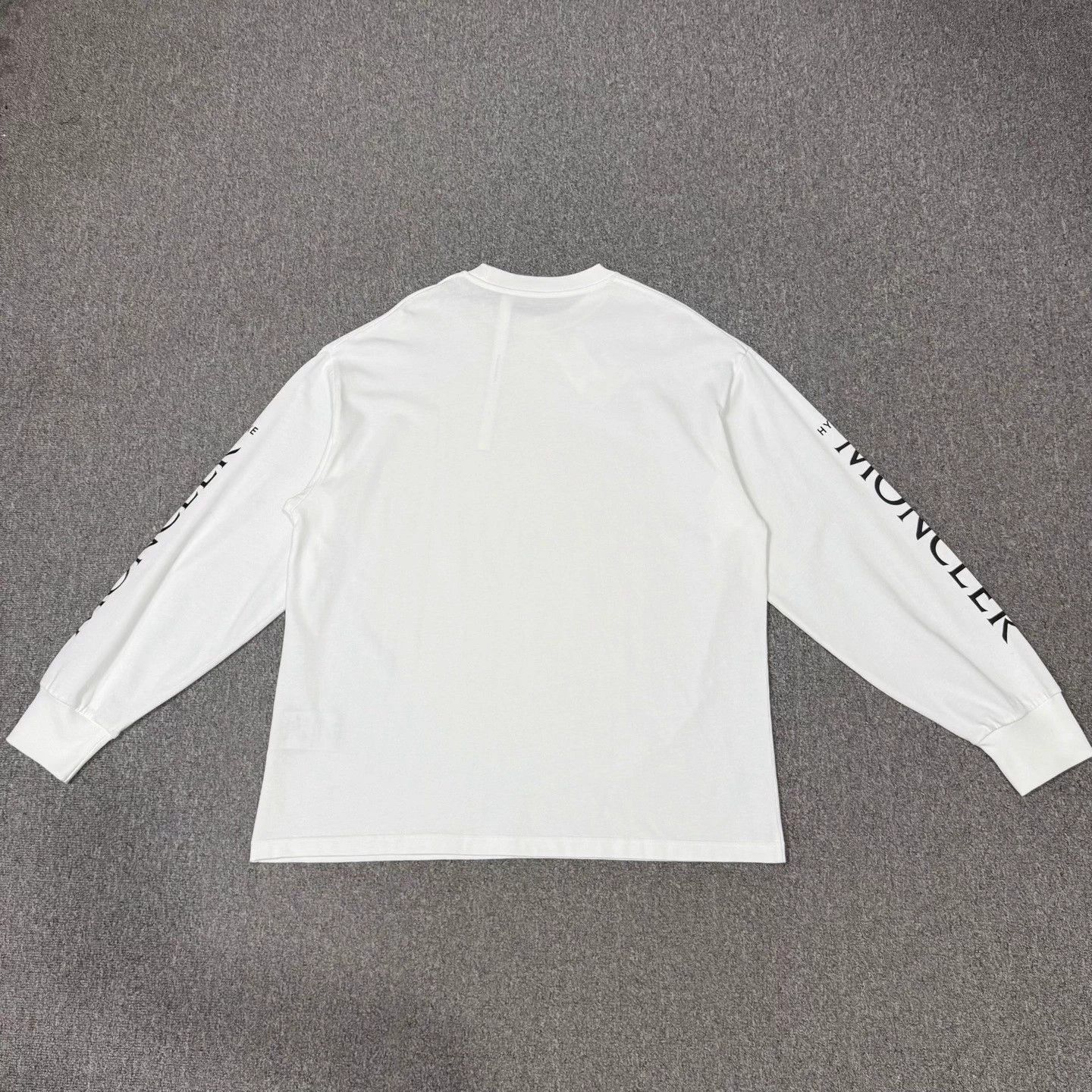 Moncler Moncler White side logo print long-sleeve new with tags L Size US L / EU 52-54 / 3 - 2 Thumbnail