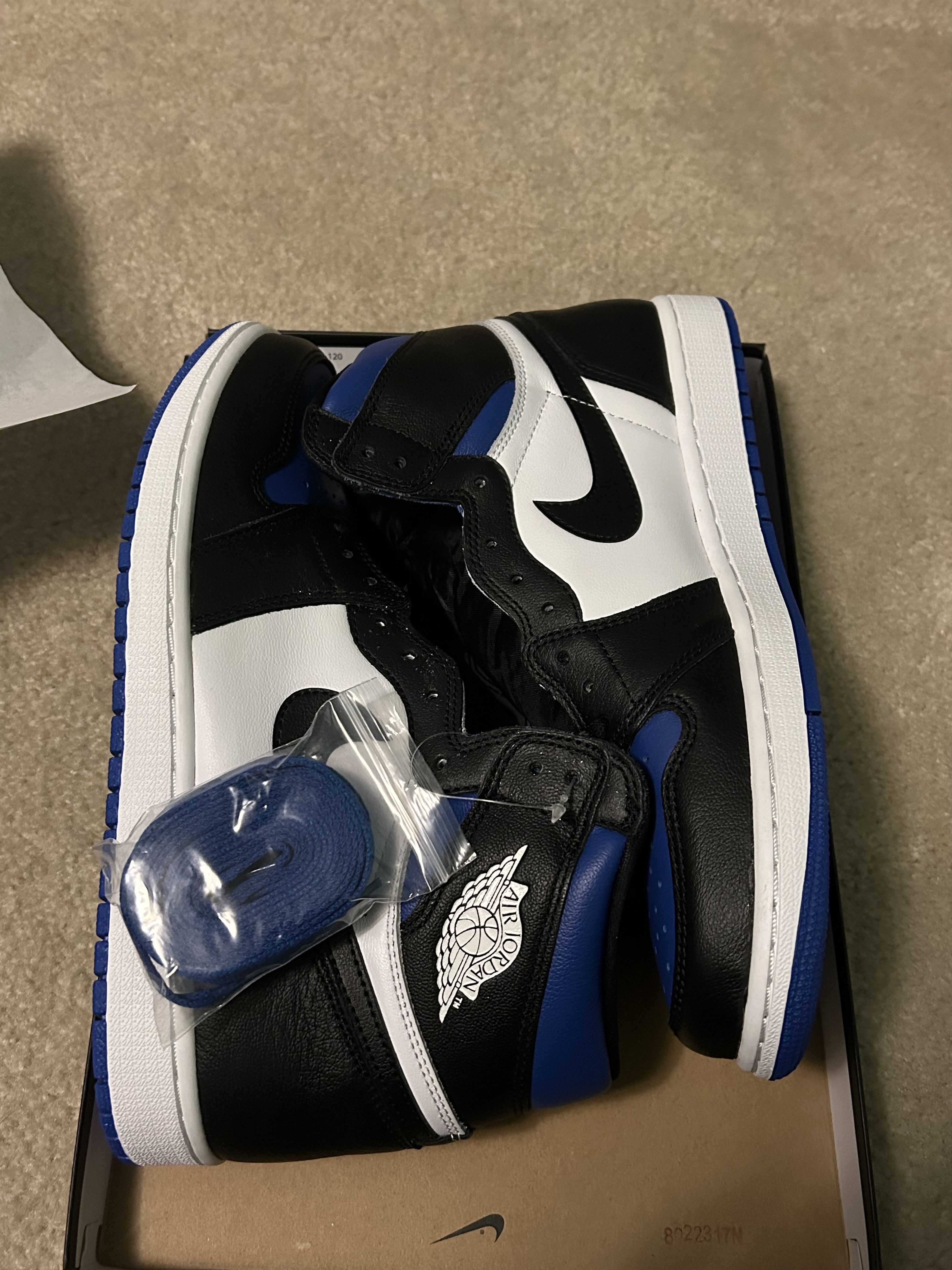 Jordan Brand Air Jordan 1 Retro High OG "Royal Toe" – Deadstock Size US 11 / EU 44 - 5 Thumbnail