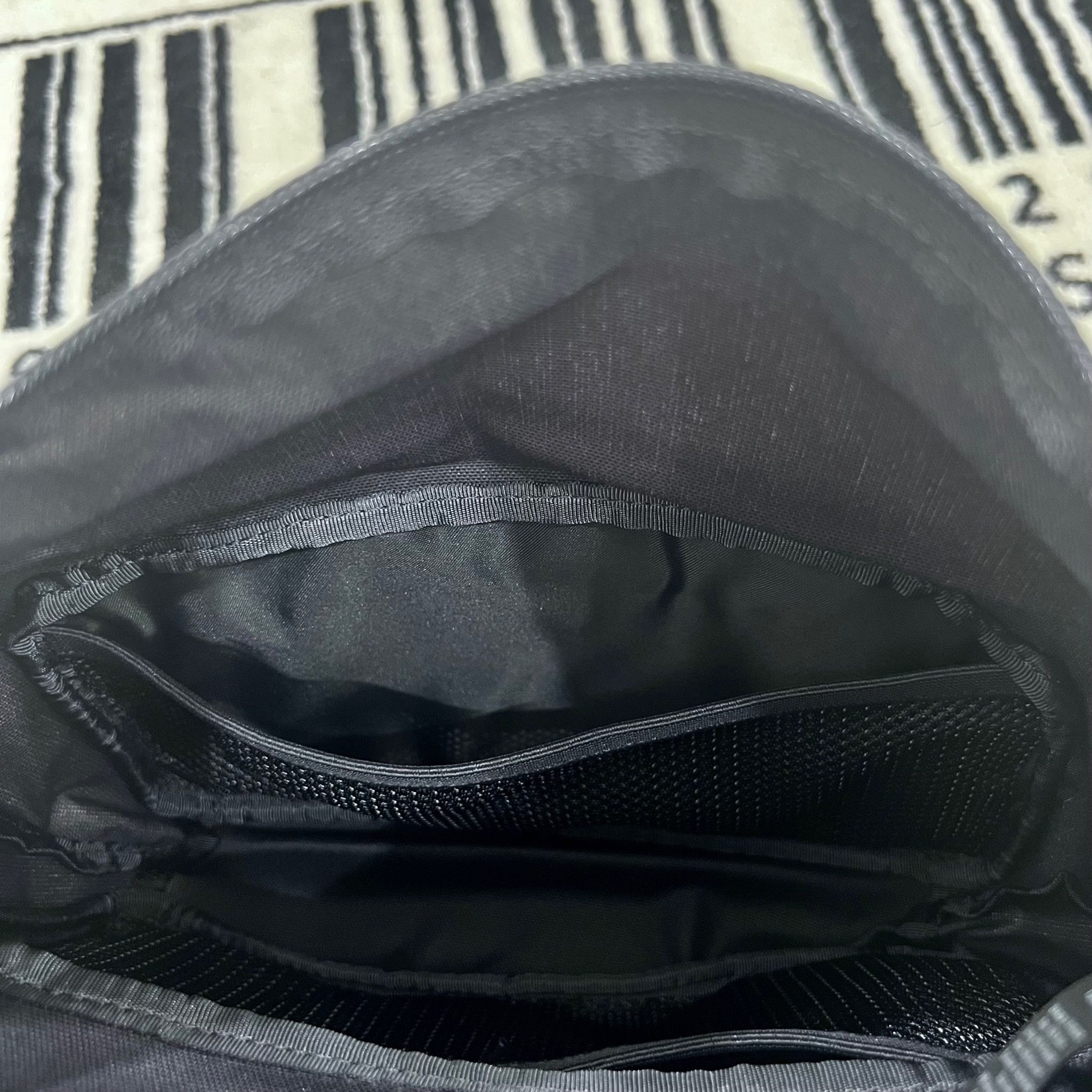 Lululemon Lululemon Early Embark Toiletry Kit Bag / Travel Pouch Size 26 - 9 Thumbnail