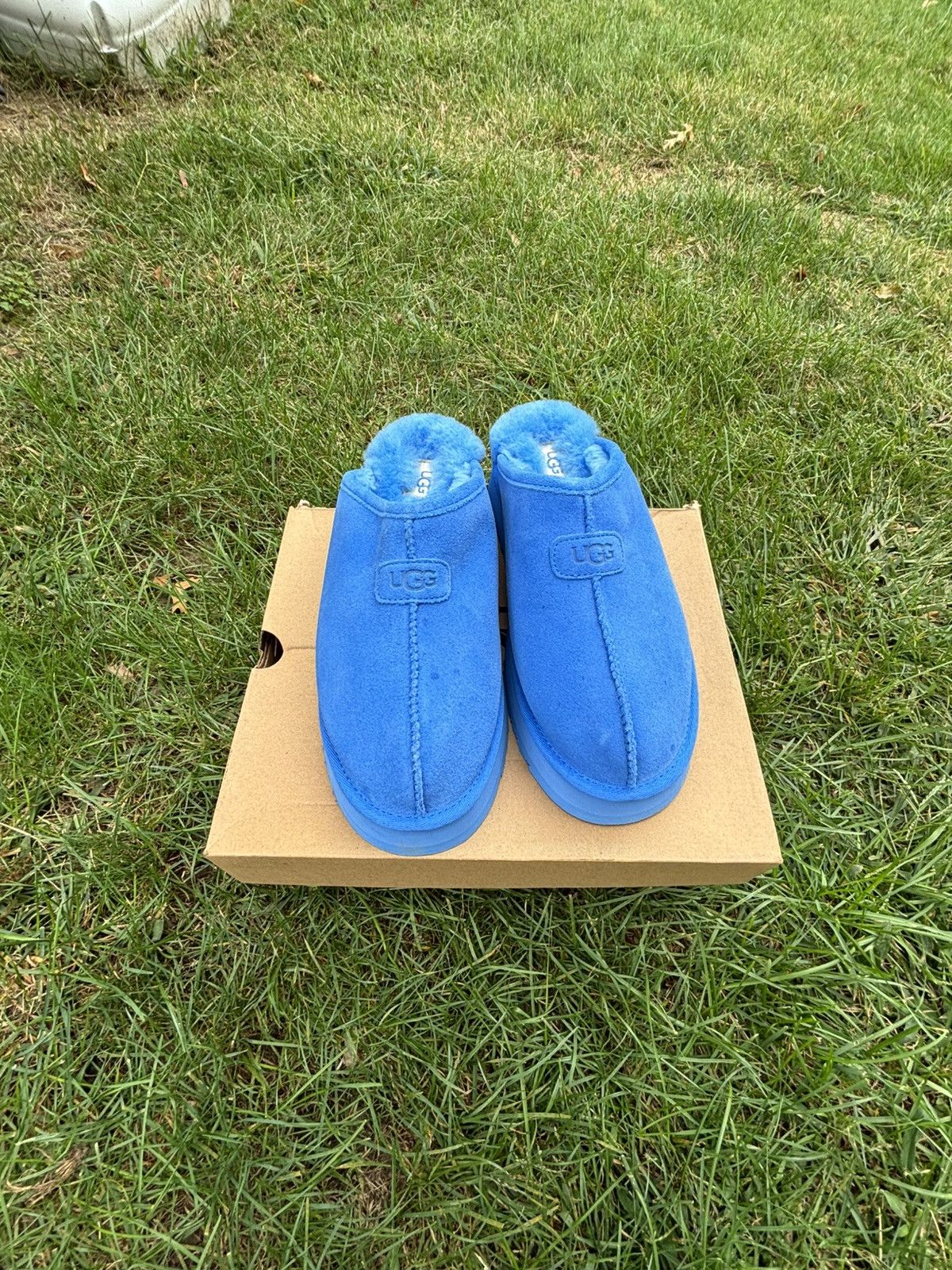 Ugg Ugg Discoquette Size US 10 / IT 40 - 1 Thumbnail
