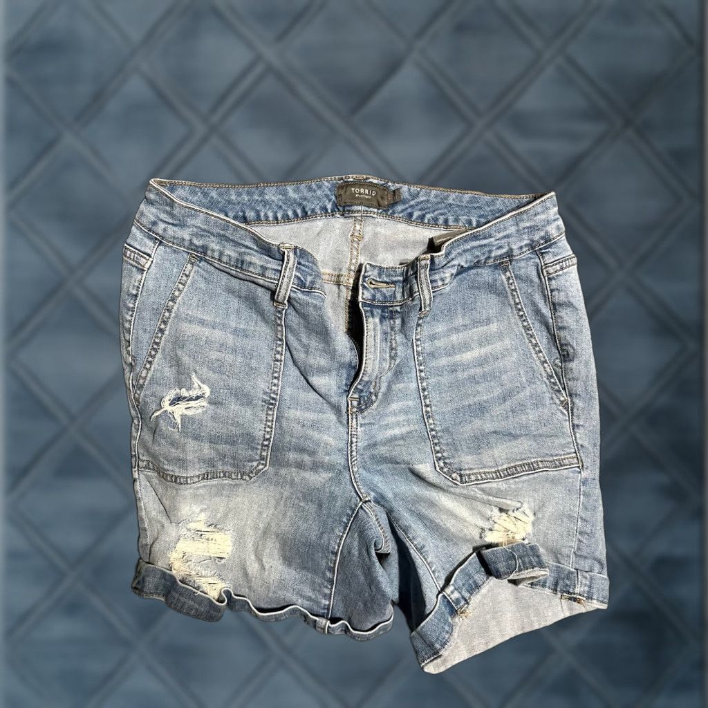 Torrid Torrid Blue Denim Cuffed Shorts Size 12 Size 34" / US 12 / IT 48 - 1 Thumbnail