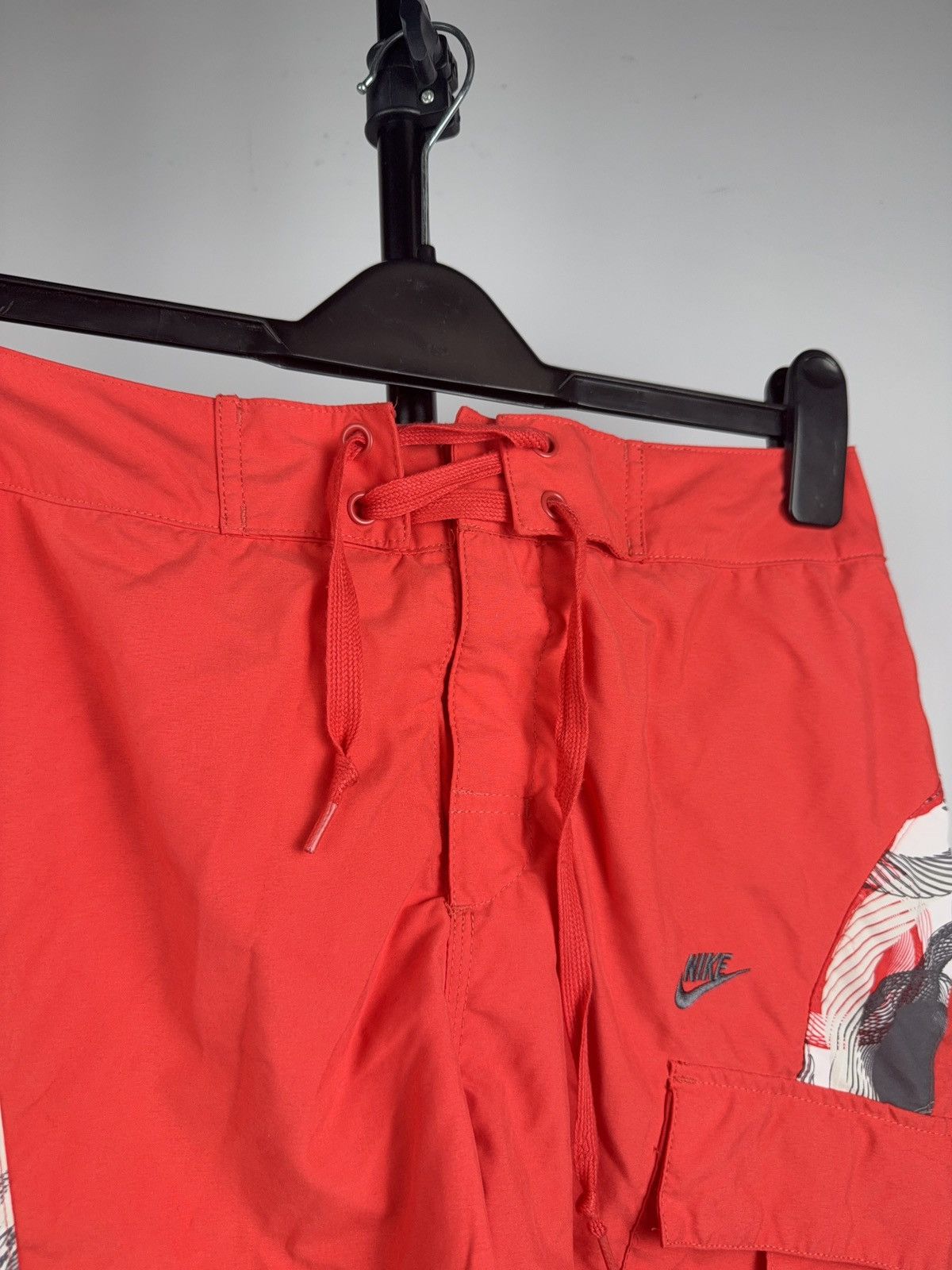 Nike 00s Vintage Nike Board Shorts Red Cargo Surf Y2K Size 30 Size US 30 / EU 46 - 6 Thumbnail