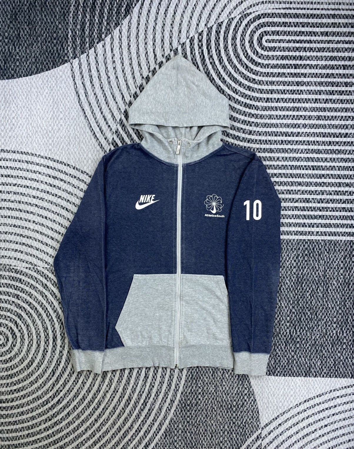 Nike Vintage Nike Athletics South Hooded Zipper Size US M / EU 48-50 / 2 - 1 Thumbnail