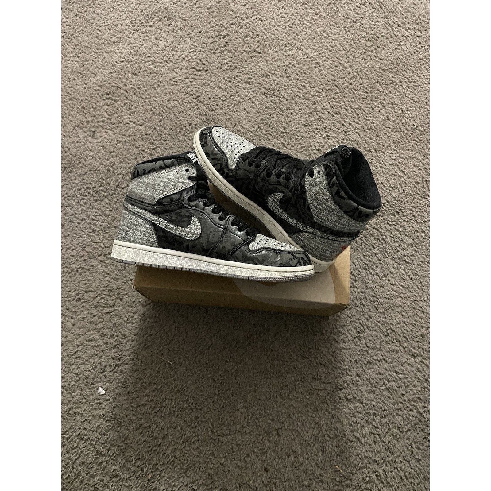 Nike Size 5y- Nike Jordan Retro 1 Rebellionaire Men’s Women’s 6.5 Size US 5 / EU 37 - 3 Thumbnail