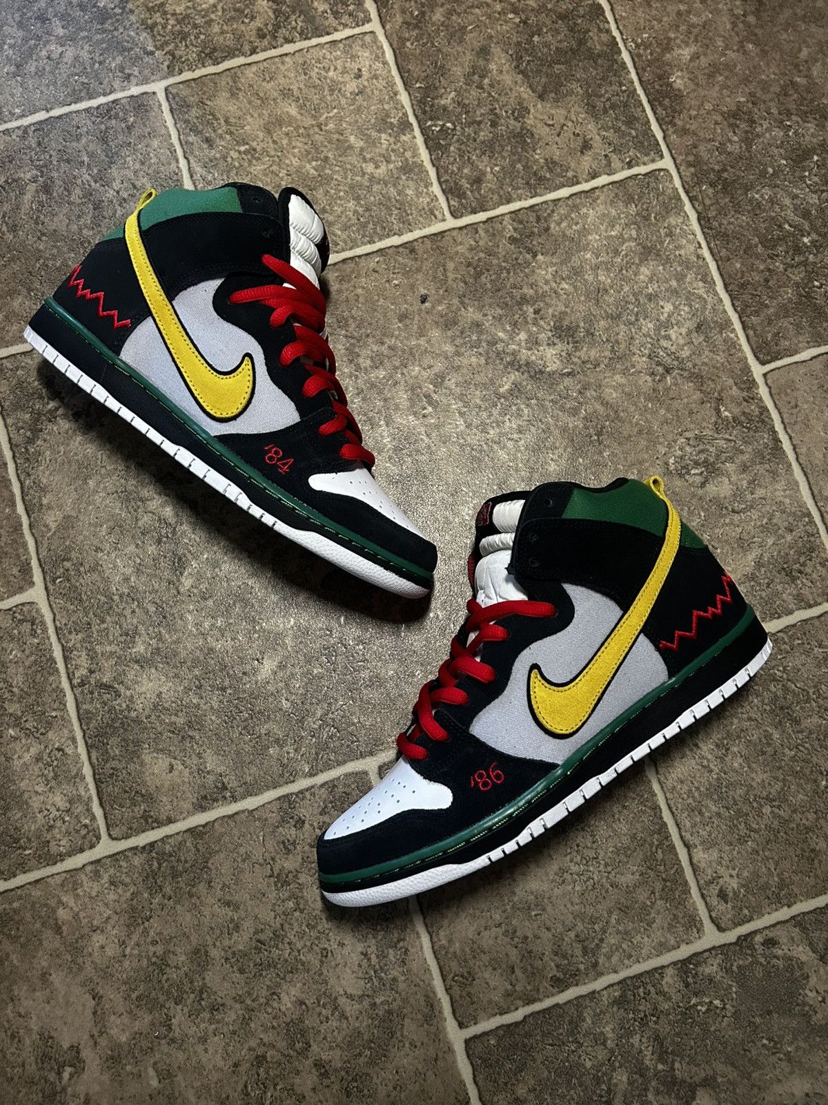 Nike DS Nike SB Dunk High McRad 2012 Brand New Size US 10 / EU 43 - 2 Thumbnail