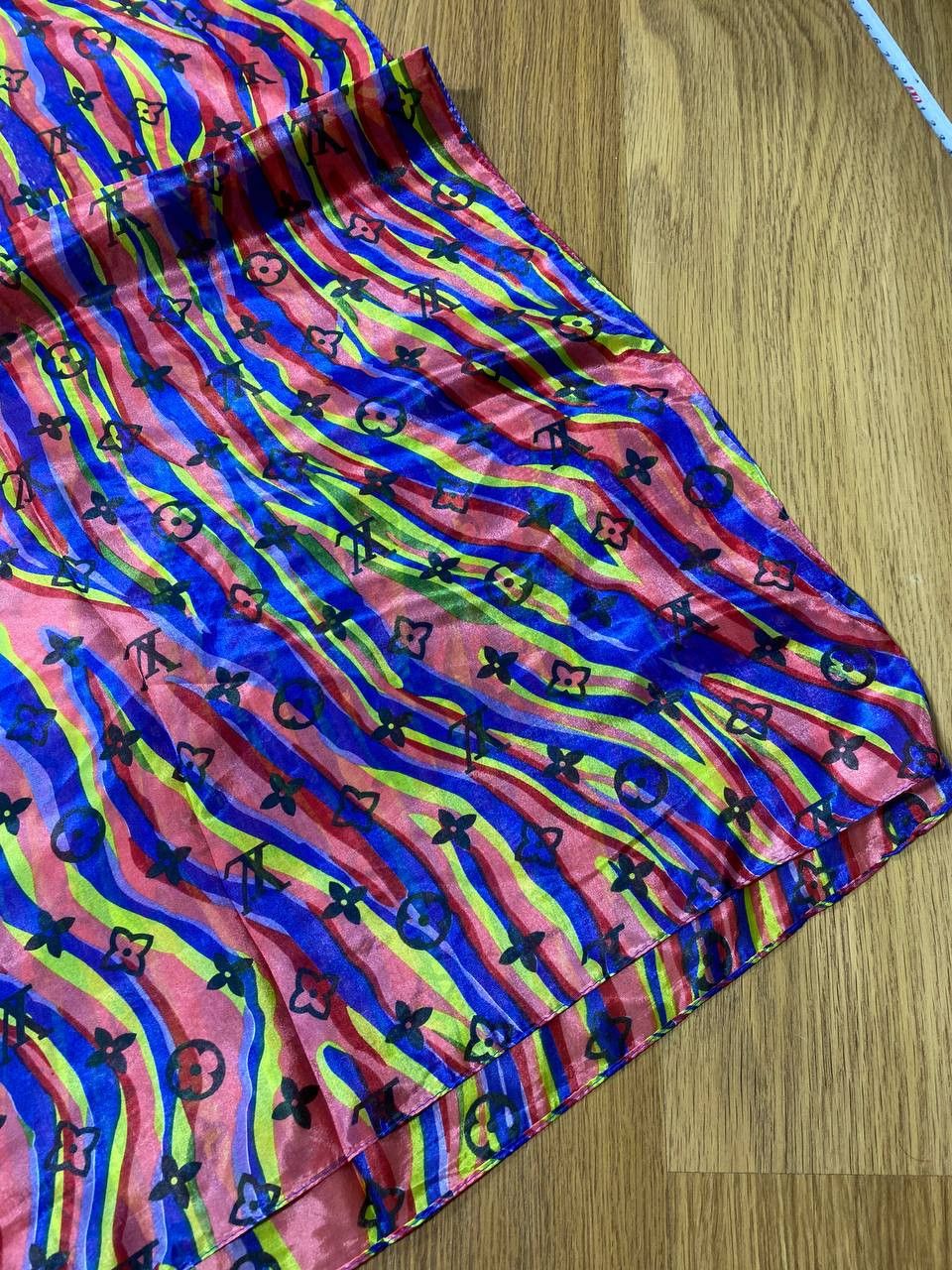 Louis Vuitton Louis Vuitton Multicolor Monogram Scarf Size ONE SIZE - 9 Thumbnail