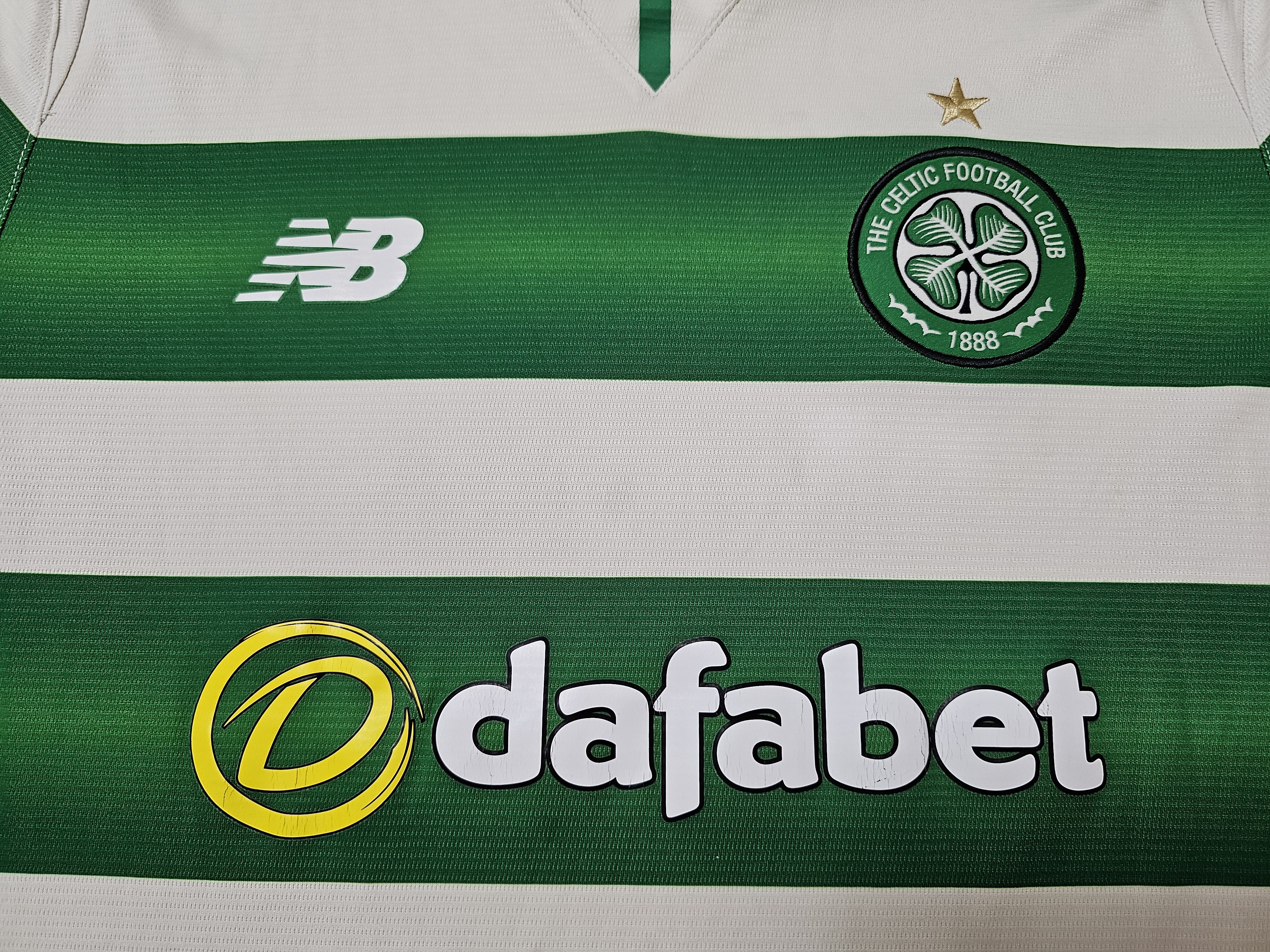 New Balance CELTIC 2016 2017 HOME FOOTBALL SHIRT SOCCER JERSEY Size US L / EU 52-54 / 3 - 3 Thumbnail