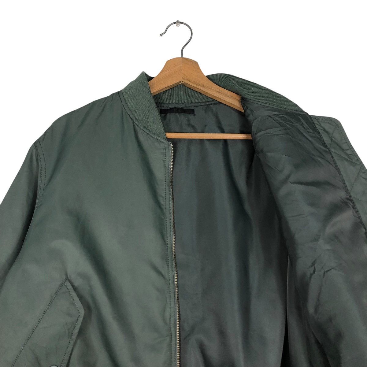 Japanese Brand 📌Vintage Riot Riot Bomber Jacket Fly Uniqlo Japan Size US XL / EU 56 / 4 - 13 Thumbnail