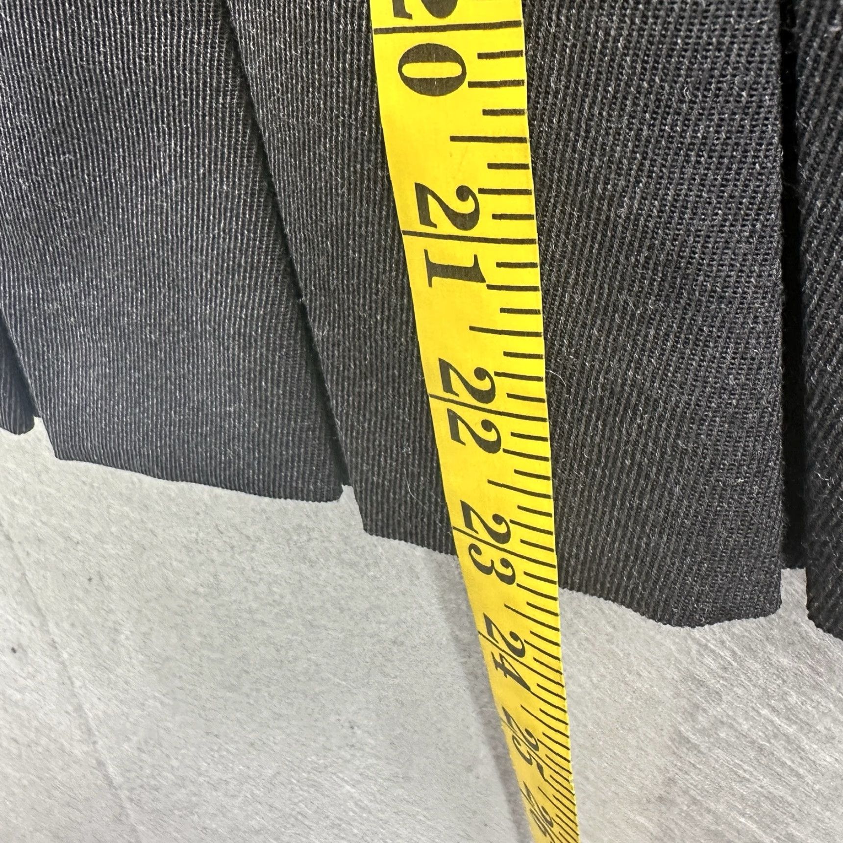 Akris Akris Skirt Womens 4 Knee Length Pleated Black Wool Cotton Classic Minimalist 90s City Preppy Mens? Women. Size 27" / US 4 / IT 40 - 7 Thumbnail