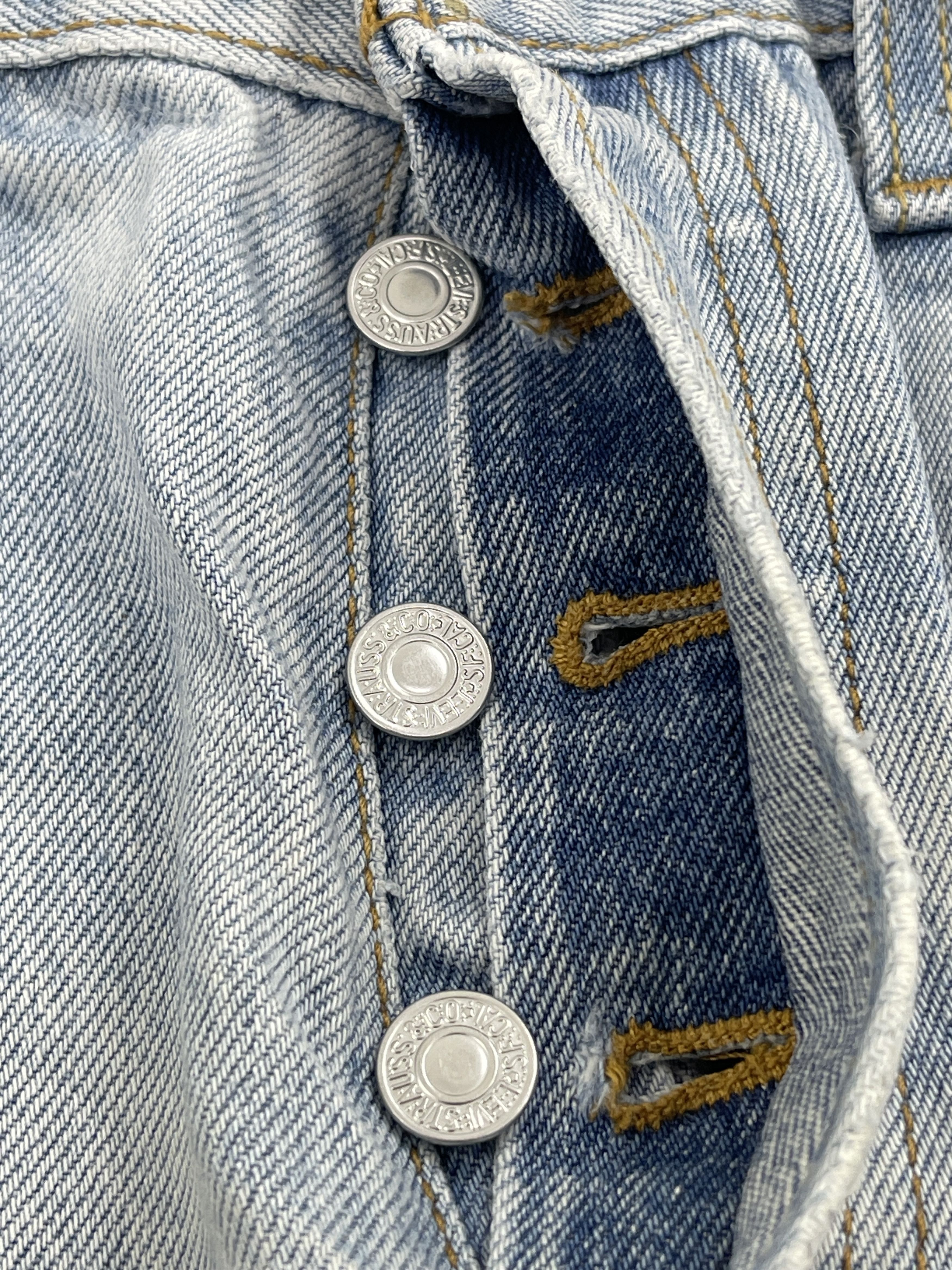 Levi's × Vintage Light Washed Vintage Levis 501 Denim Jeans Size US 31 - 9 Thumbnail