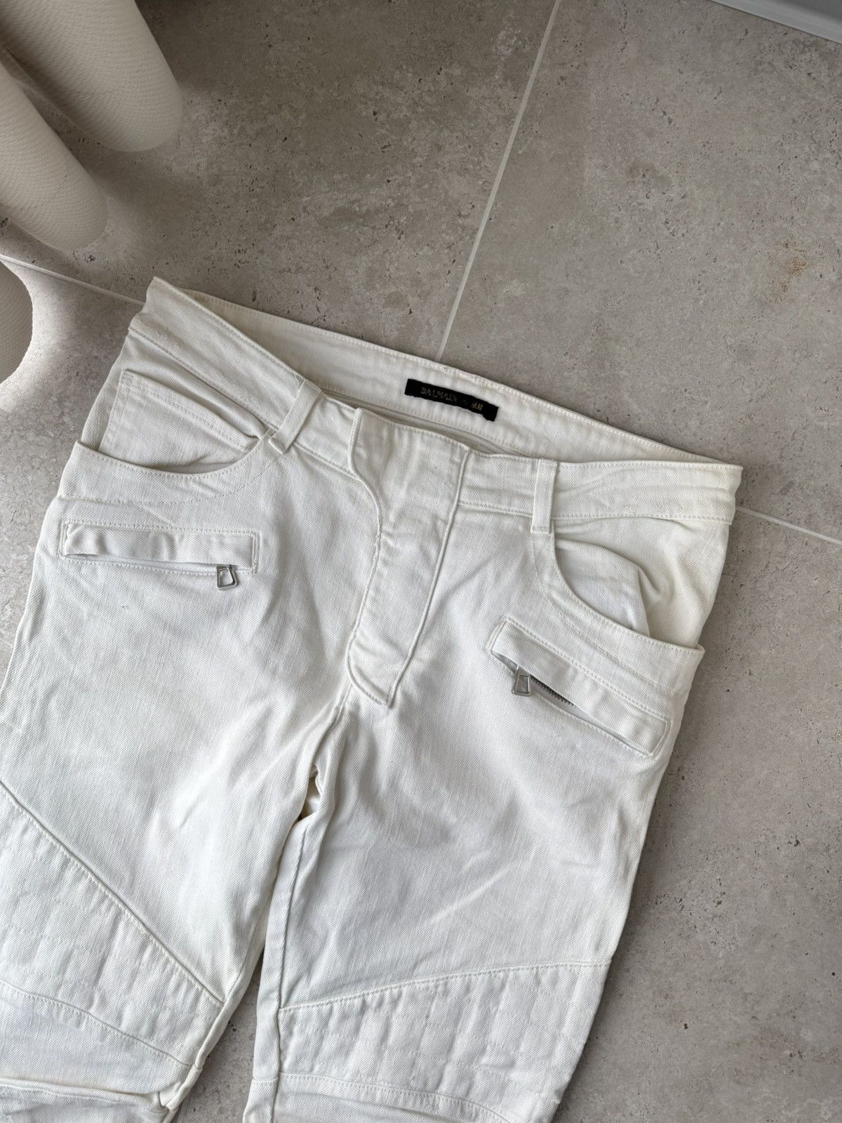 Balmain Balmain x H&M Biker White Coated Jeans Size 24" / US 00 / IT 34 - 6 Thumbnail