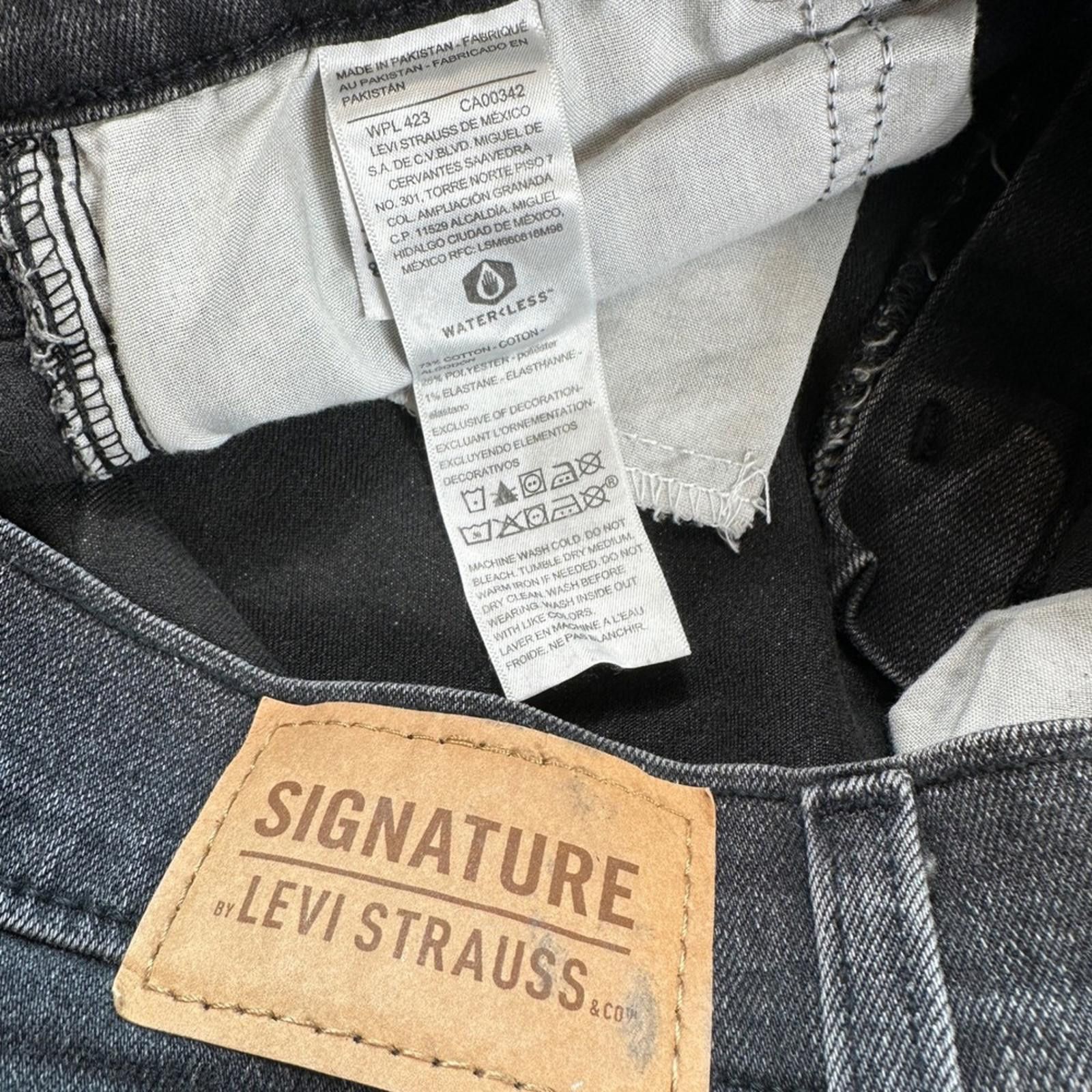Other Signature by Levi Strauss & Co Denim Shorts Womens 25 Black Size 25" / US 0 / IT 36 - 6 Thumbnail