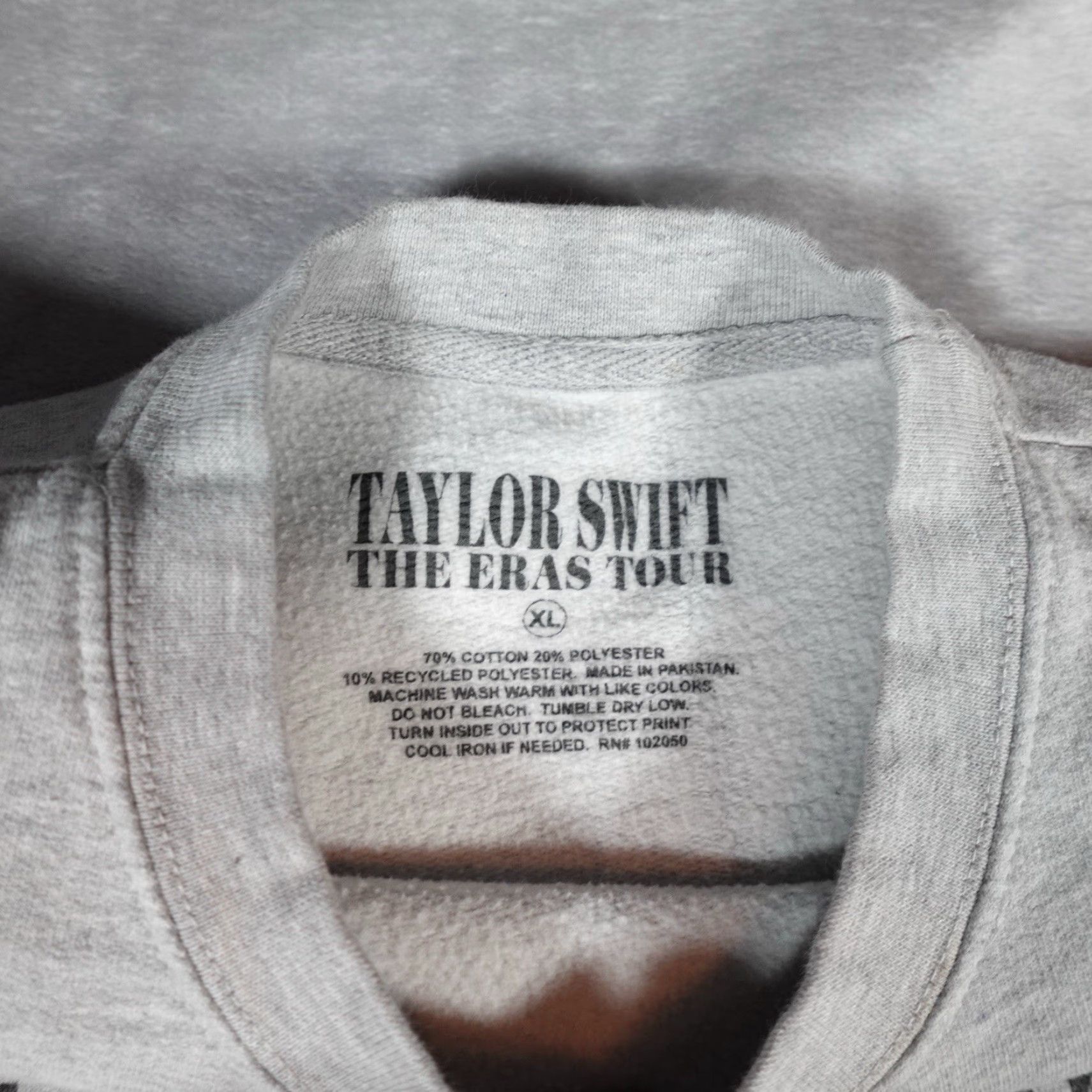 Vintage Taylor Swift The Eras Tour Crewneck Sweatshirt Mens XL Slim Fit Gray Size US XL / EU 56 / 4 - 4 Thumbnail