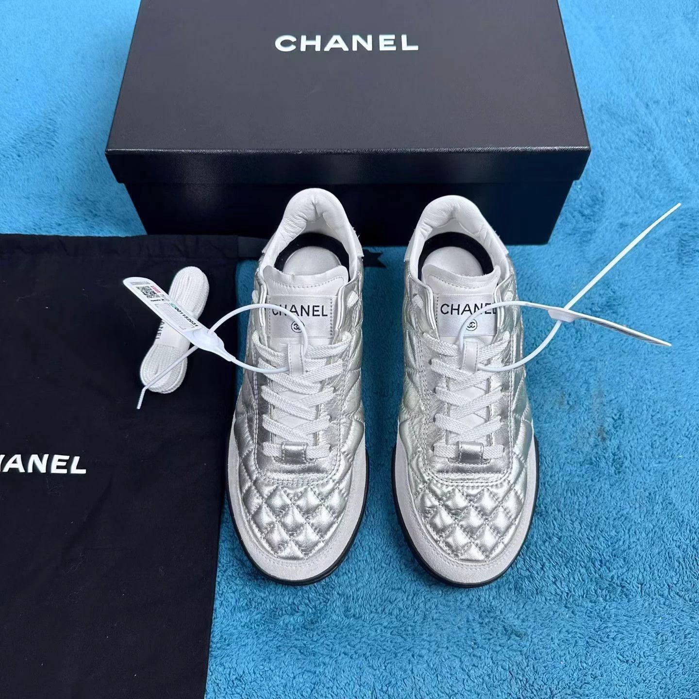 Chanel Chanel 25S Light Gold Training Shoe 35 Size US 4 / IT 34 - 1 Thumbnail