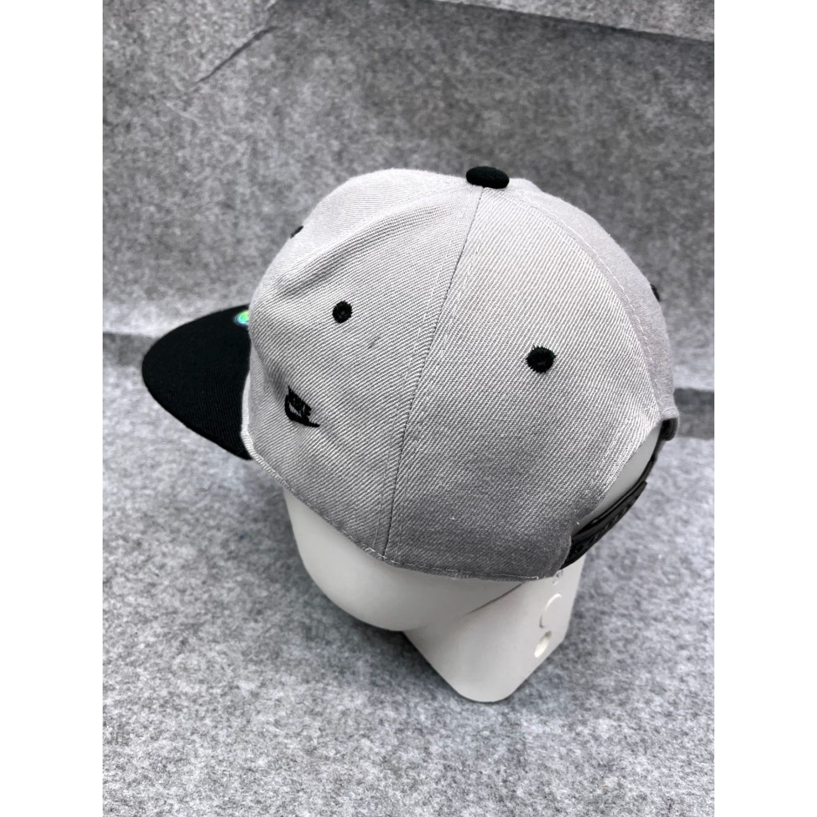 Nike Nike Hat Cap Snap Back Adult One Size Gray Black Cotton Polyester Twill Logo Outdoor Sports Adjustable Lightweight Casual Men Size ONE SIZE - 5 Thumbnail