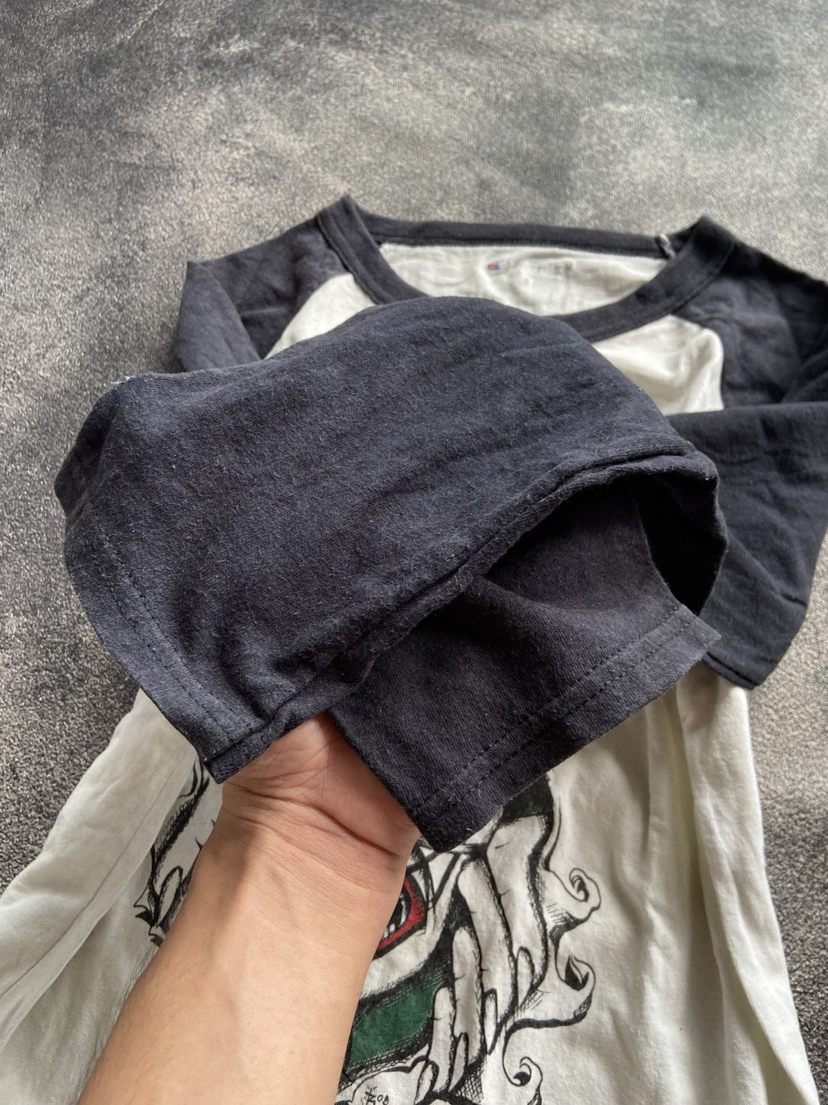 Band Tees Infectious Grooves Raglan Tshirt RARE! Size US M / EU 48-50 / 2 - 7 Thumbnail