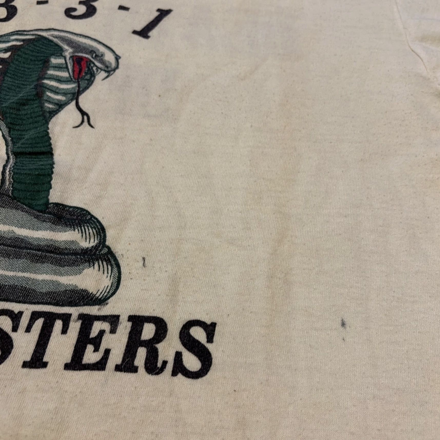 Vintage VTG 70s Death Before Defeat Army Military Bravo Bushmasters White T-Shirt L Mens Size US L / EU 52-54 / 3 - 6 Thumbnail