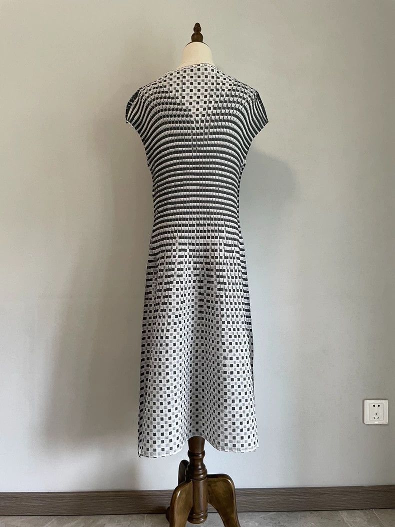 Issey Miyake Issey Miyake Square pleated dress Size M / US 6-8 / IT 42-44 - 4 Thumbnail