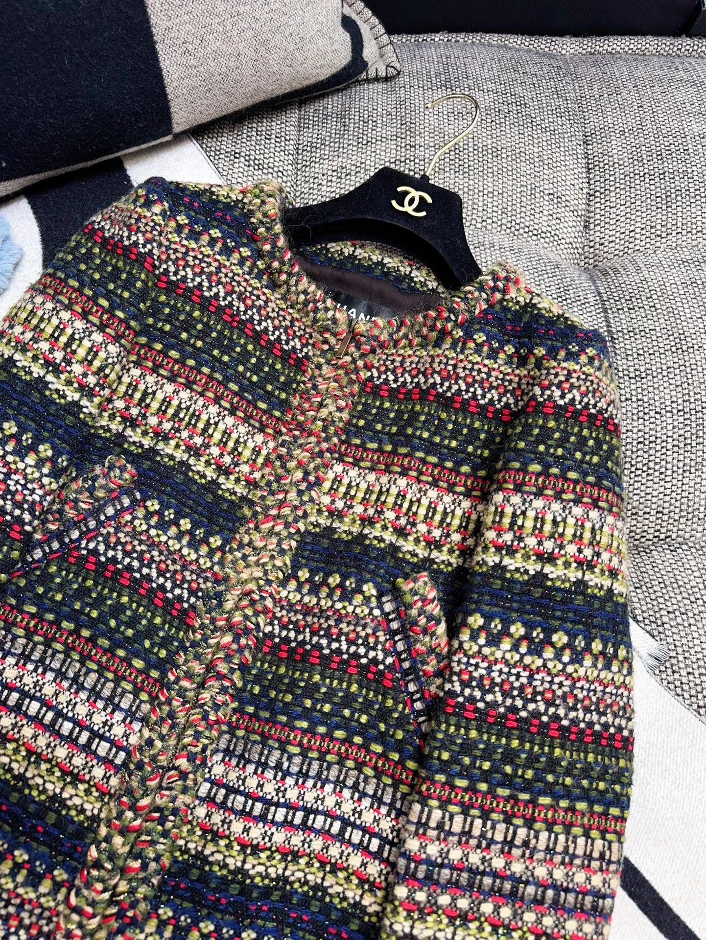 Chanel Chanel Women's 15A Salzburg Colored Tweed Jacket Size XS / US 0-2 / IT 36-38 - 2 Thumbnail