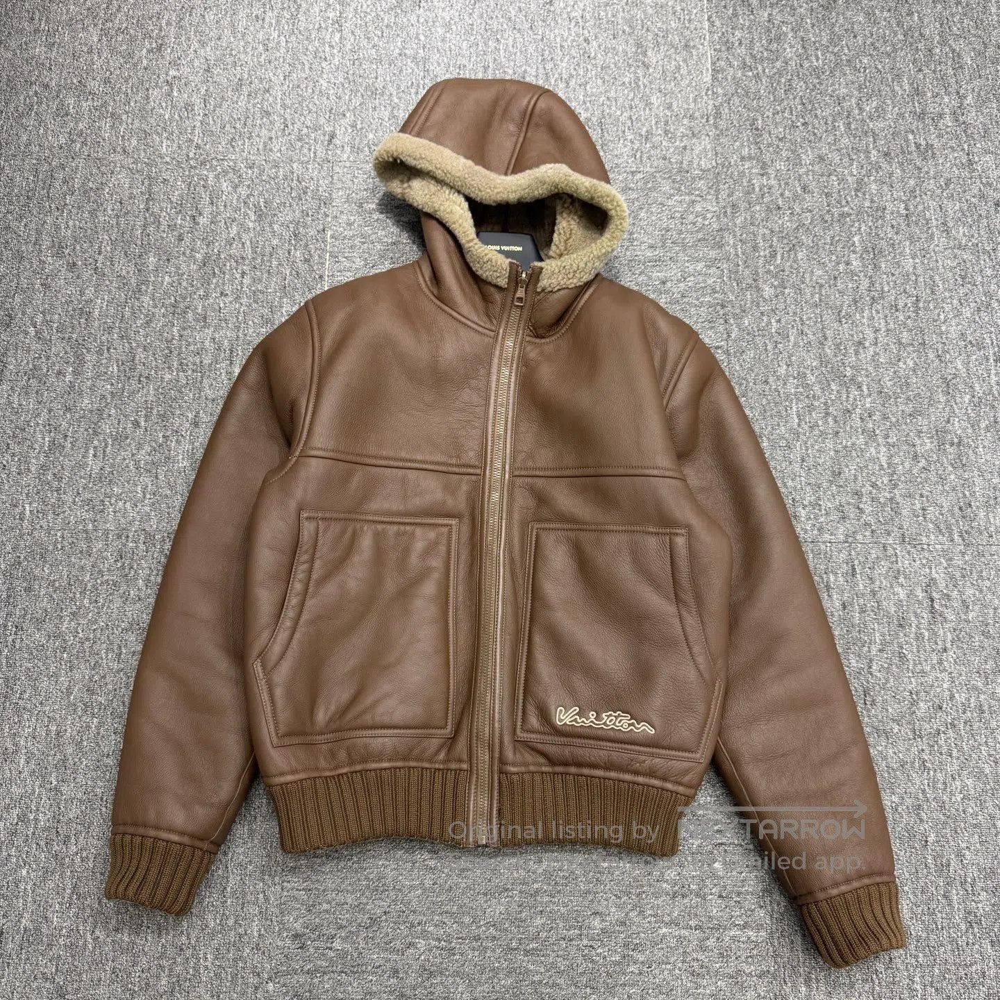 Louis Vuitton Louis Vuitton One-piece fur jacket with double-sided linin Size US M / EU 48-50 / 2 - 3 Thumbnail