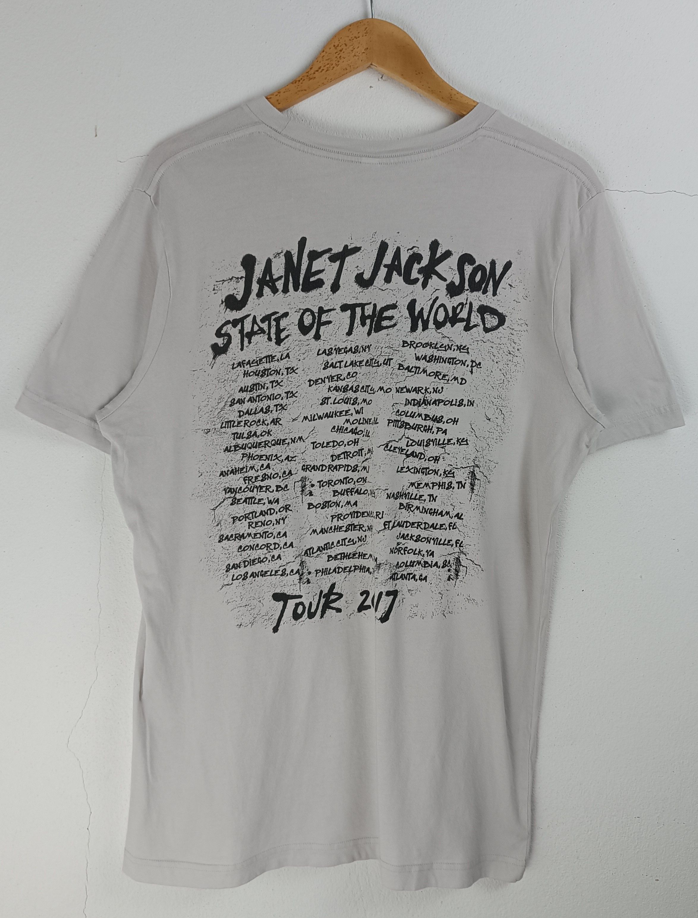 Rap Tees VINTAGE 2017 JANET JACKSON TOUR TEE whitney madonna aretha Size US L / EU 52-54 / 3 - 4 Thumbnail