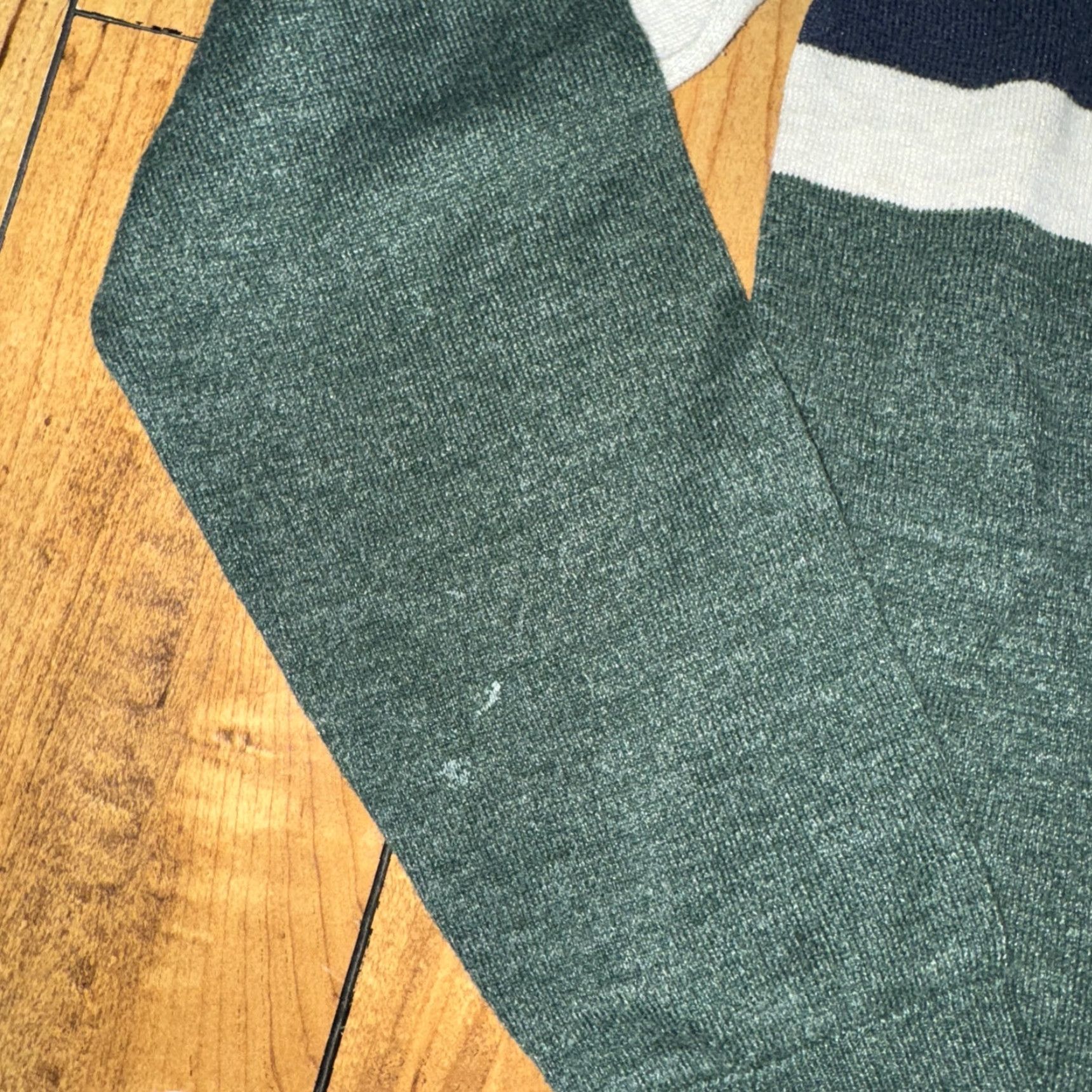 Old Navy Old Navy Sweater Light Weight Knit Pullover Men Small Green 19x23 Knit Lightweight Pullover Mens Size US S / EU 44-46 / 1 - 3 Thumbnail