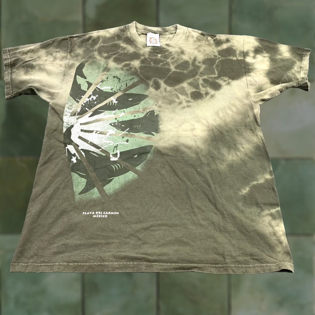 Vintage VINTAGE Yacht Club Tie Dye Shirt Men L Shark Graphic 90s Mexico Playa Del Carmen Size US L / EU 52-54 / 3 - 1 Thumbnail