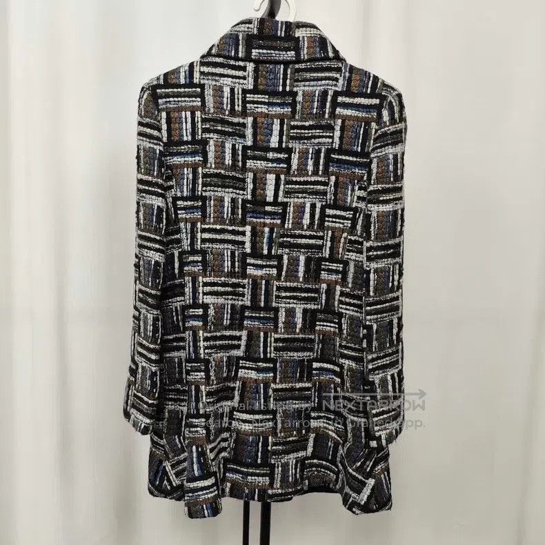 Chanel Chanel Soft 18A Plaid Coat Size XXS / US 00 / IT 34 - 2 Thumbnail