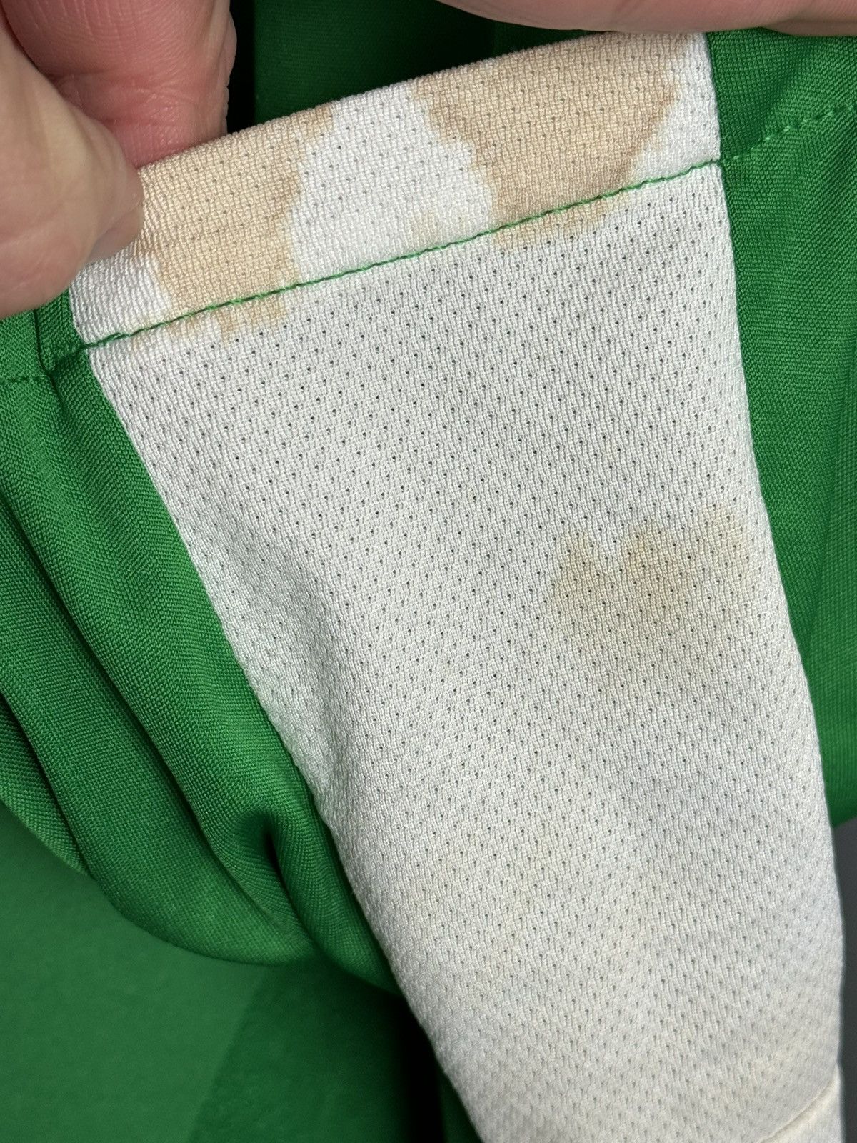 Umbro Republic of Ireland 16/18 Home Football Jersey Size US XL / EU 56 / 4 - 19 Thumbnail