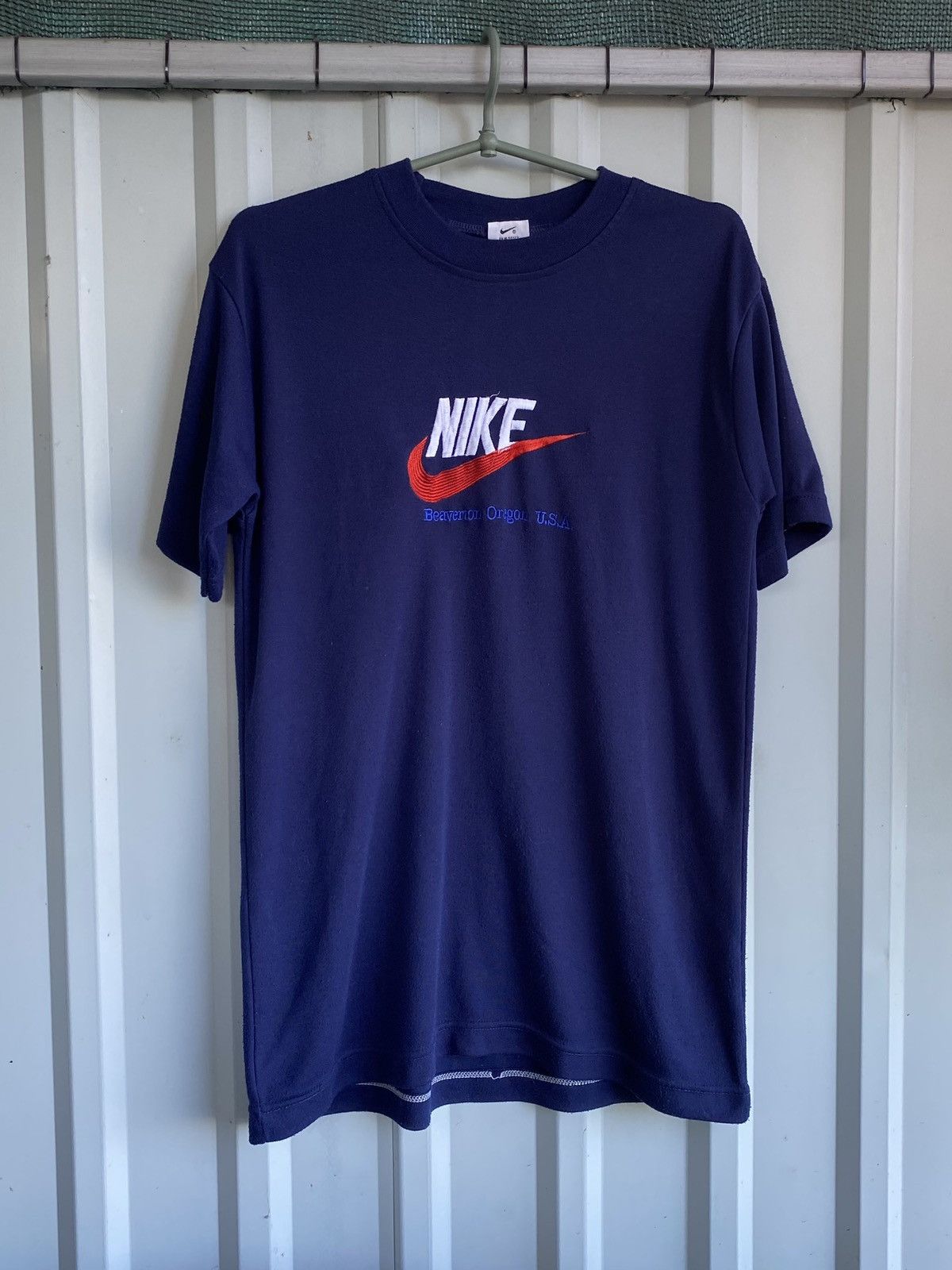 Nike × Vintage Vintage 90s Nike T Shirt Oregon Beaverton Rare Size US L / EU 52-54 / 3 - 1 Thumbnail