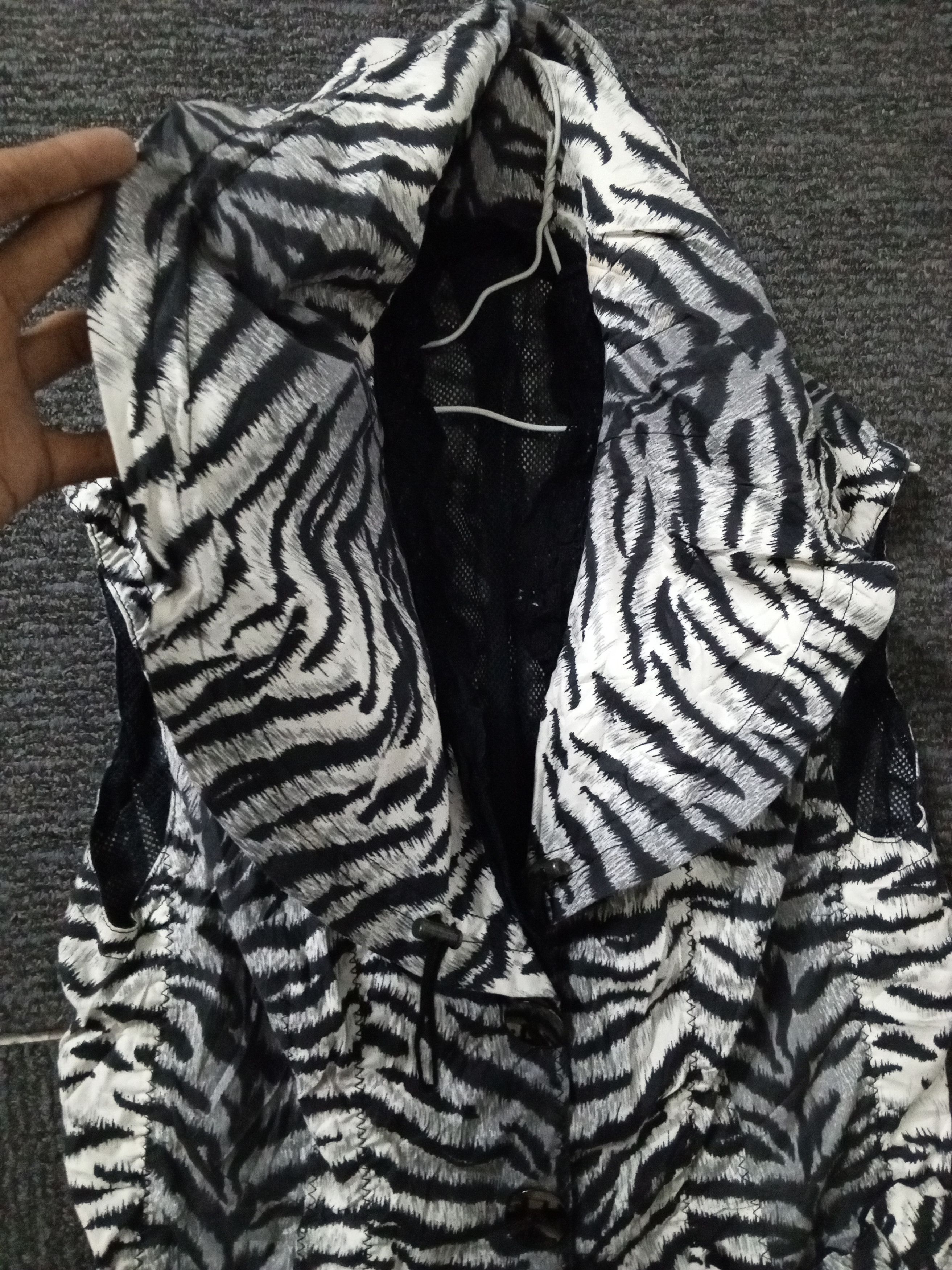 If Six Was Nine 💥TIGER WHITE💥 VAST RARE Size M / US 6-8 / IT 42-44 - 4 Thumbnail