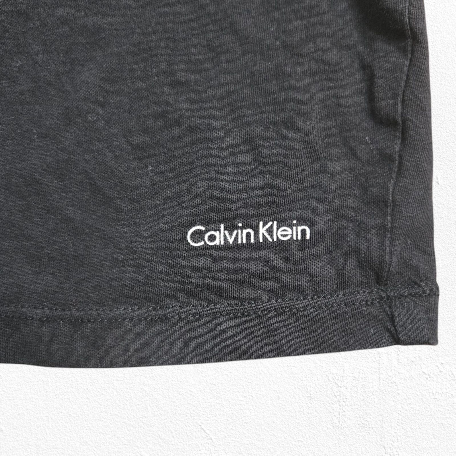 Calvin Klein Calvin Klein Black Basic T-Shirt Slim Fit Size Medium Size M / US 6-8 / IT 42-44 - 5 Thumbnail