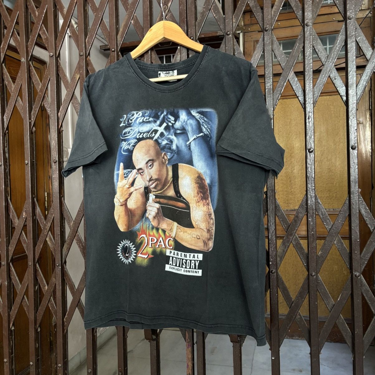 Band Tees Vintage 2Pac "All Eyez on Me" era Tshirt Size US XL / EU 56 / 4 - 2 Thumbnail