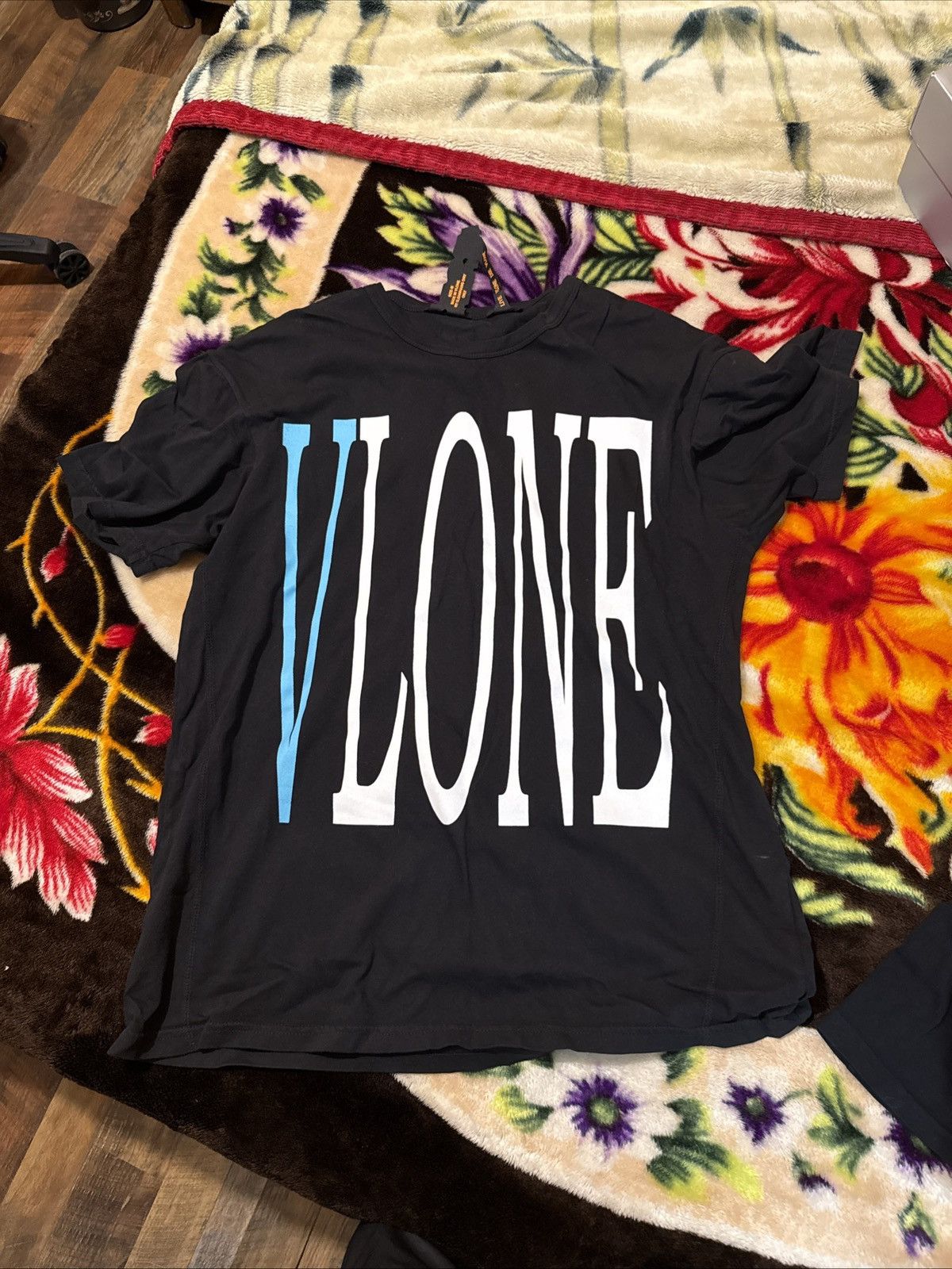 VLONE Staple Tee Medium Black White Blue Authentic
