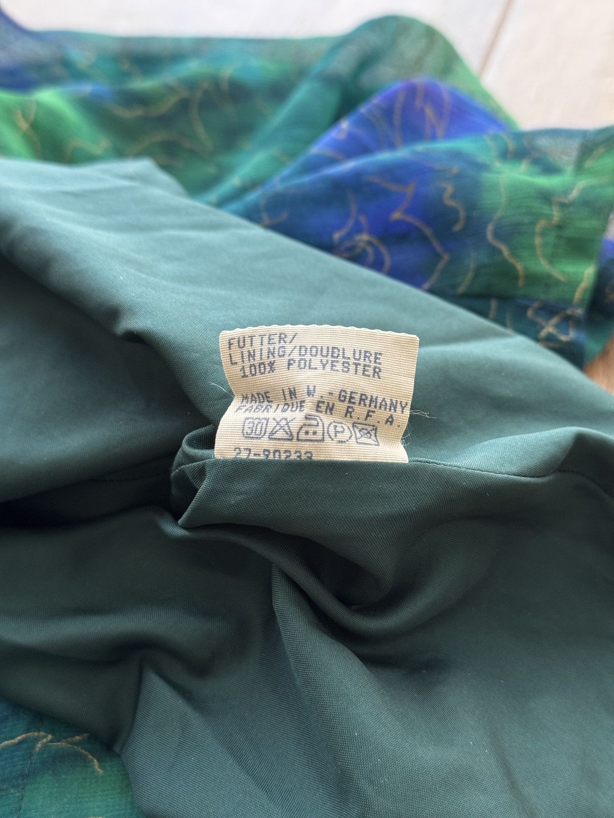 Givenchy × Vintage Vintage Givenchy En Plus Luxury Light Green Top Skirt Set Size 30" / US 8 / IT 44 - 11 Thumbnail