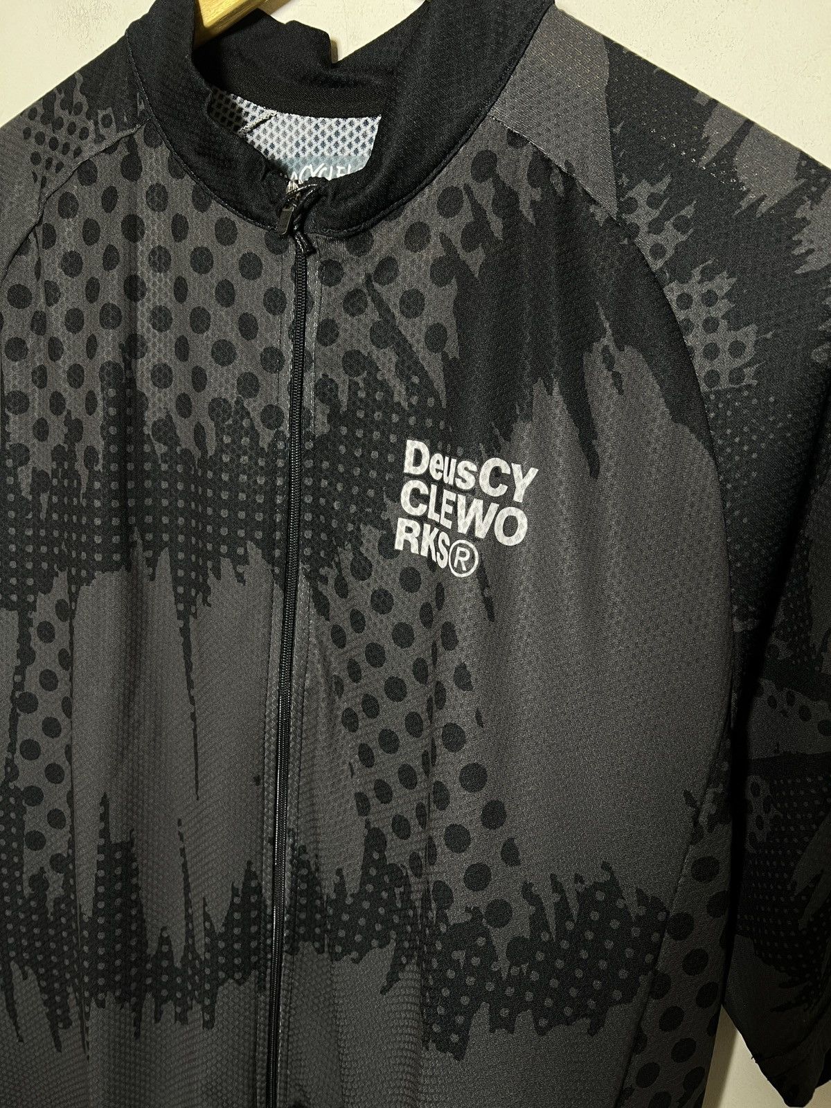Deus Ex Machina 150$ deus ex machina tech cycle/running mtb zip shirt Size US XL / EU 56 / 4 - 4 Thumbnail