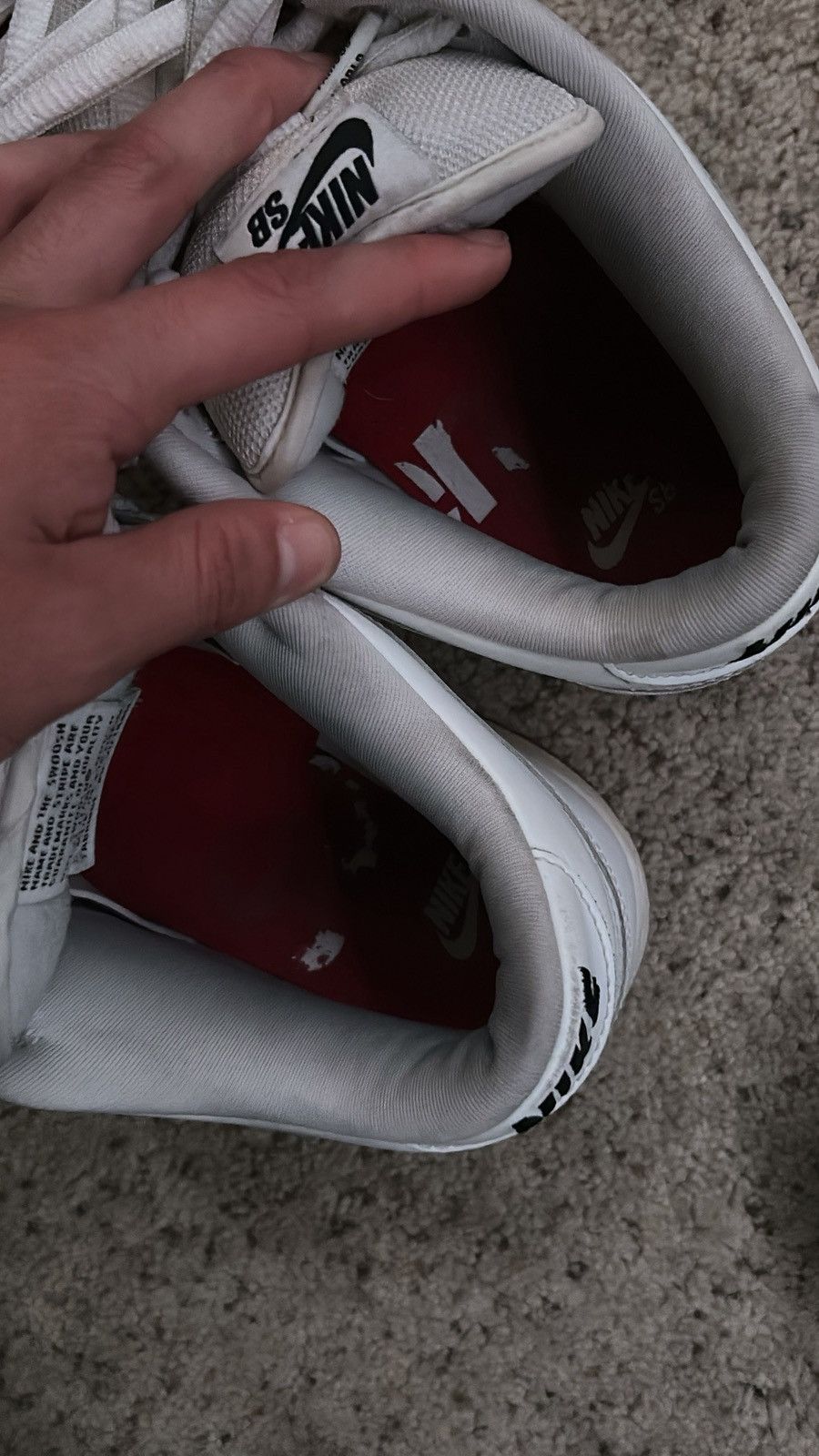 Supreme x Nike Dunk SB Low Varsity red