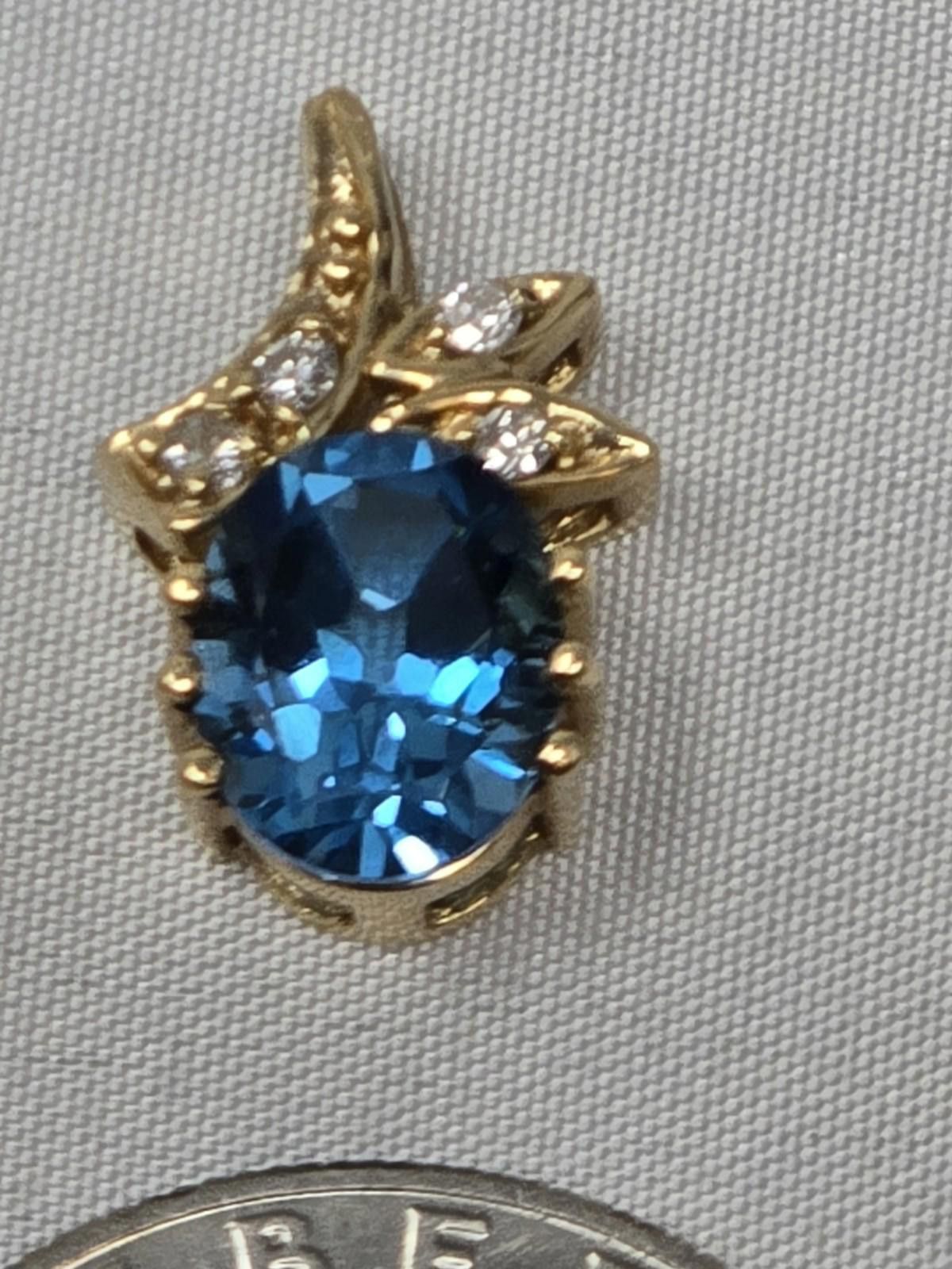 The Unbranded Brand 14K Gold Blue Topaz & Diamond Pendant Earring Set 5.5g Size ONE SIZE - 6 Thumbnail