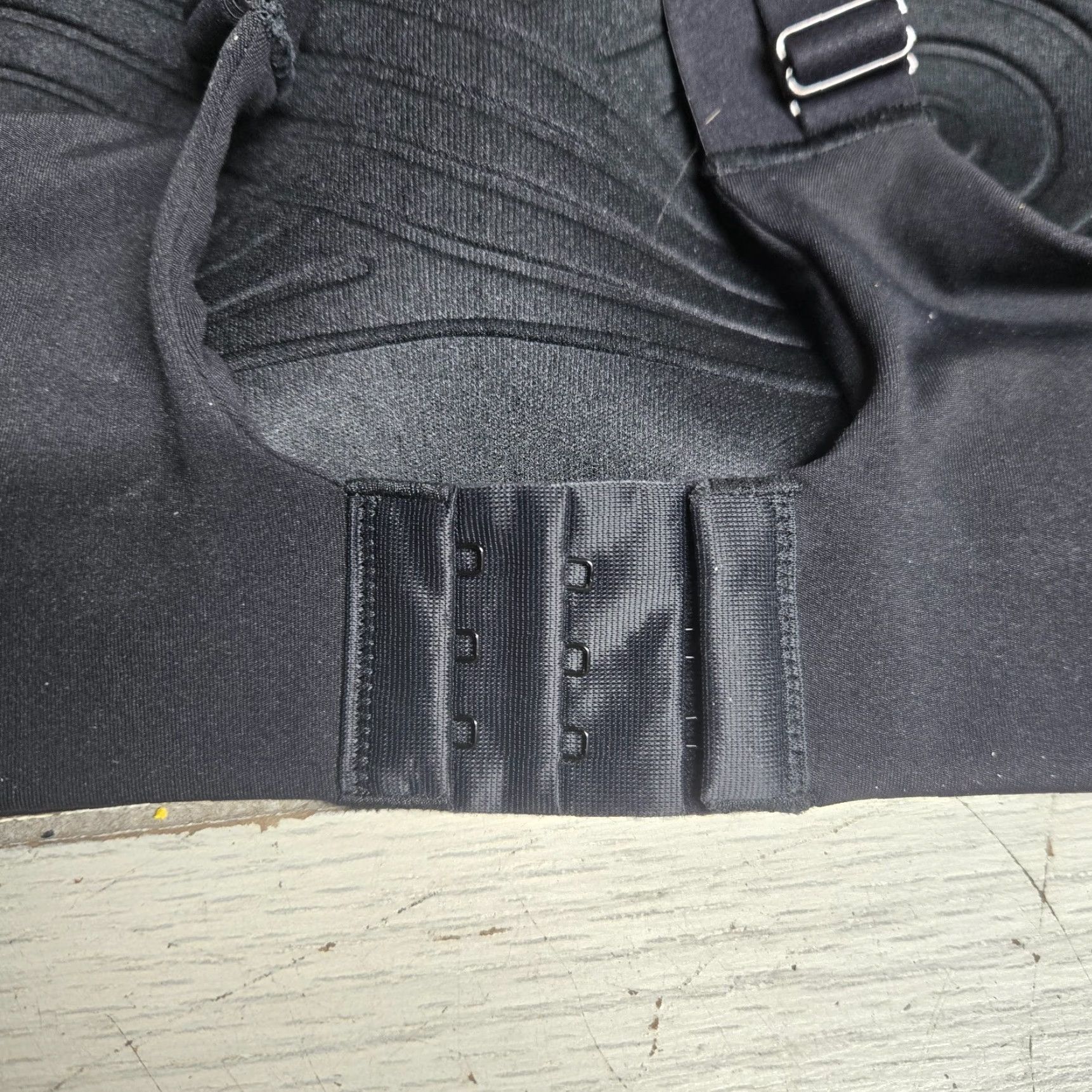 Vintage Vanity Fair Bra Size 38DD Black Solid Medium Impact Sports Bras 71500 Women's Size ONE SIZE - 8 Thumbnail