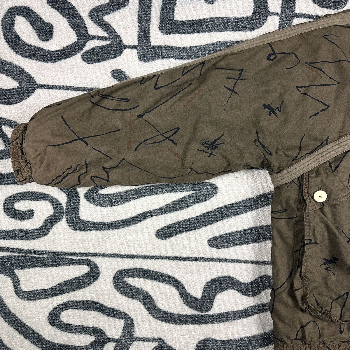 Japanese Brand Super Casual Yellowclub Unique Scribble Bomber Jacket Size L Size US L / EU 52-54 / 3 - 4 Thumbnail